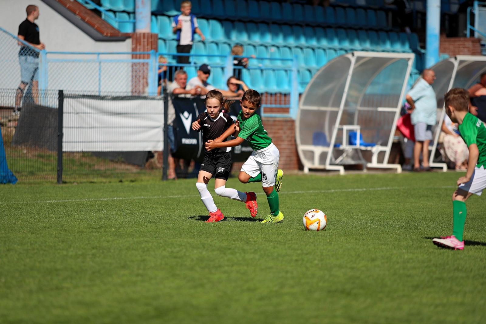 Zdjęcie w galerii na portalu naszraciborz.pl: Macron Cup przy Srebrnej. Piłkarska rywalizacja rocznika 2018 [FOTO] wiadomości z regionu