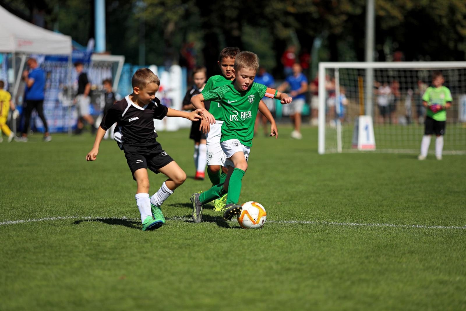 Zdjęcie w galerii na portalu naszraciborz.pl: Macron Cup przy Srebrnej. Piłkarska rywalizacja rocznika 2018 [FOTO] wiadomości z regionu
