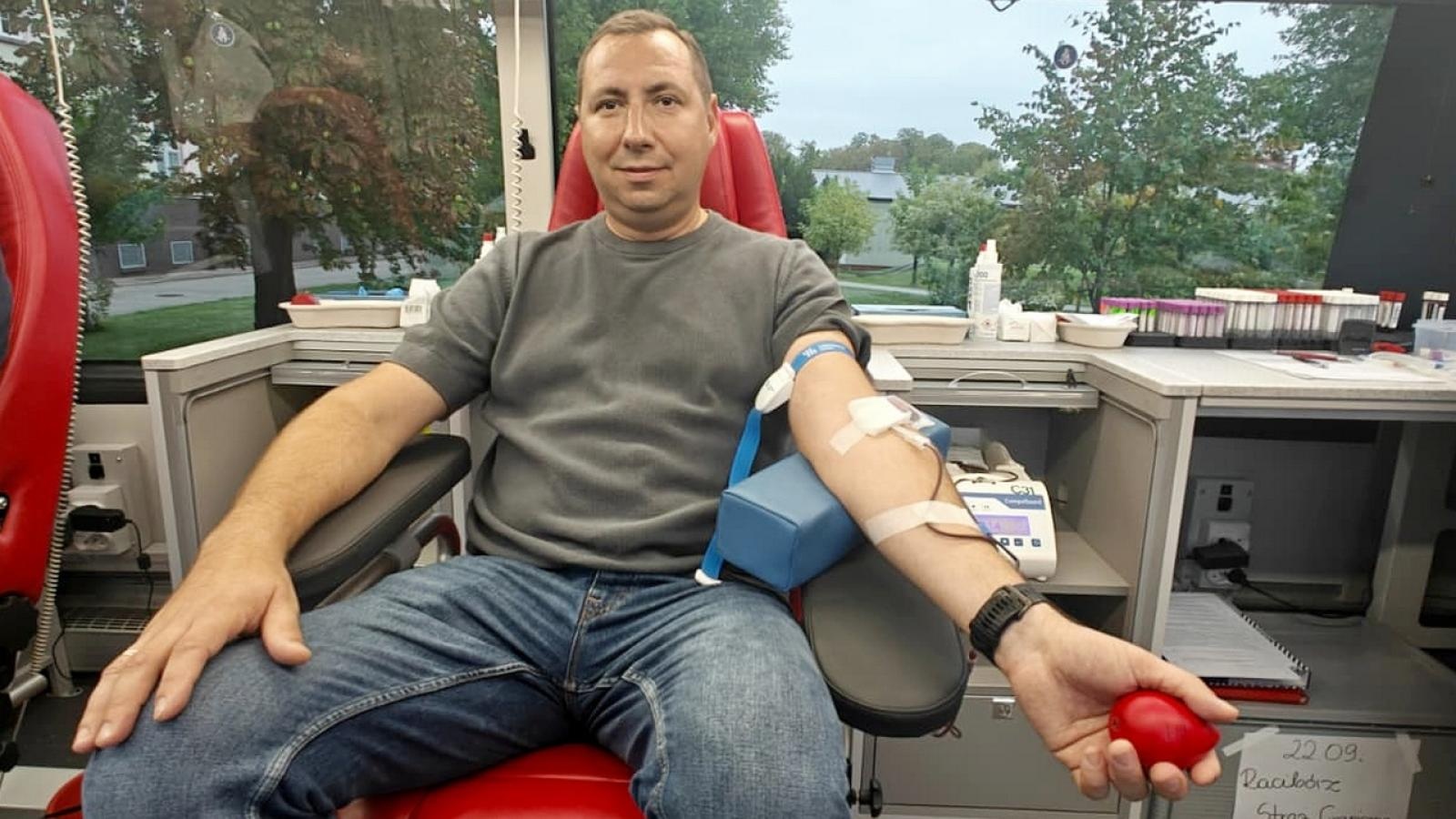 Zdjęcie w galerii na portalu naszraciborz.pl: Strażnicy graniczni oddali krew – gest solidarności i wsparcia wiadomości z regionu