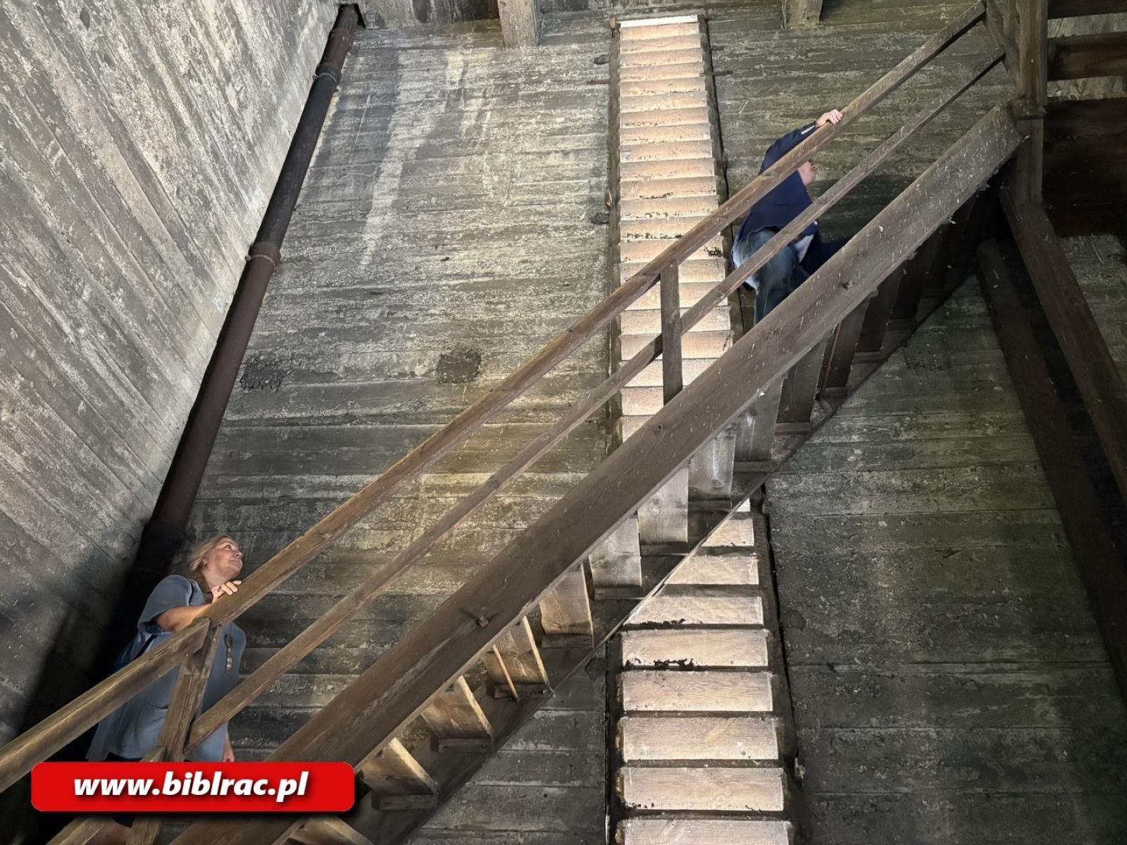 Zdjęcie w galerii na portalu naszraciborz.pl: Uczestnicy Europejskich Dni Dziedzictwa w Raciborzu zwiedzili Okrąglak wiadomości z regionu