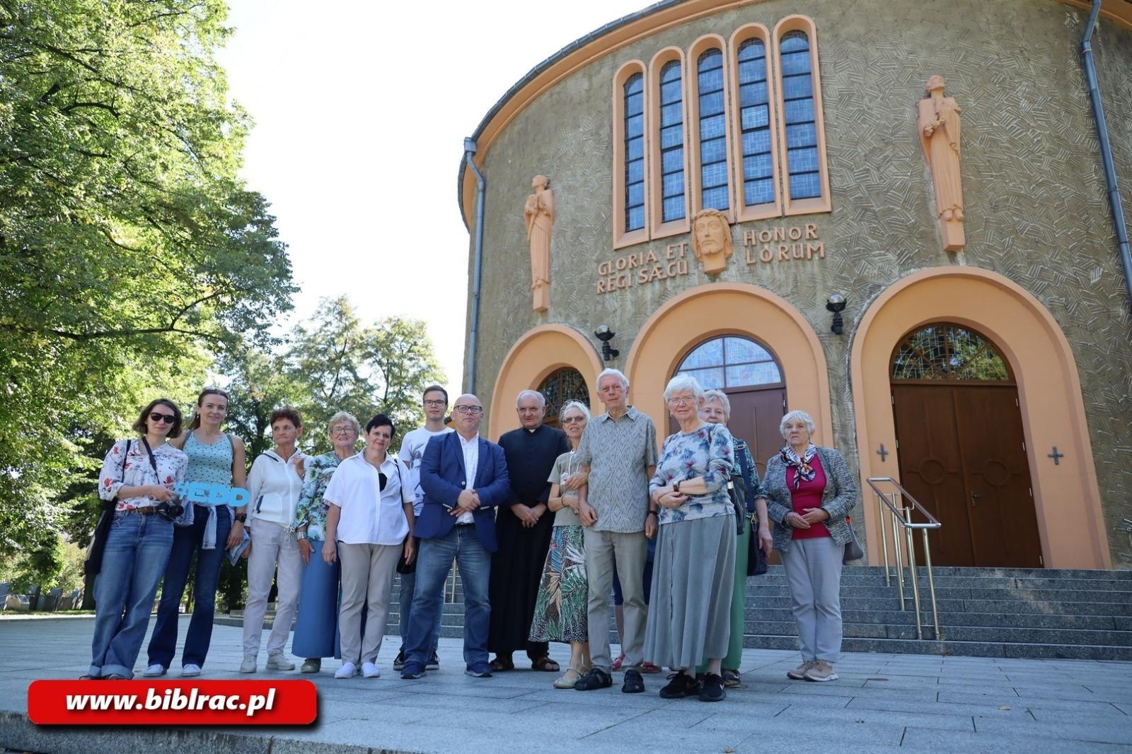 Zdjęcie w galerii na portalu naszraciborz.pl: Uczestnicy Europejskich Dni Dziedzictwa w Raciborzu zwiedzili Okrąglak wiadomości z regionu