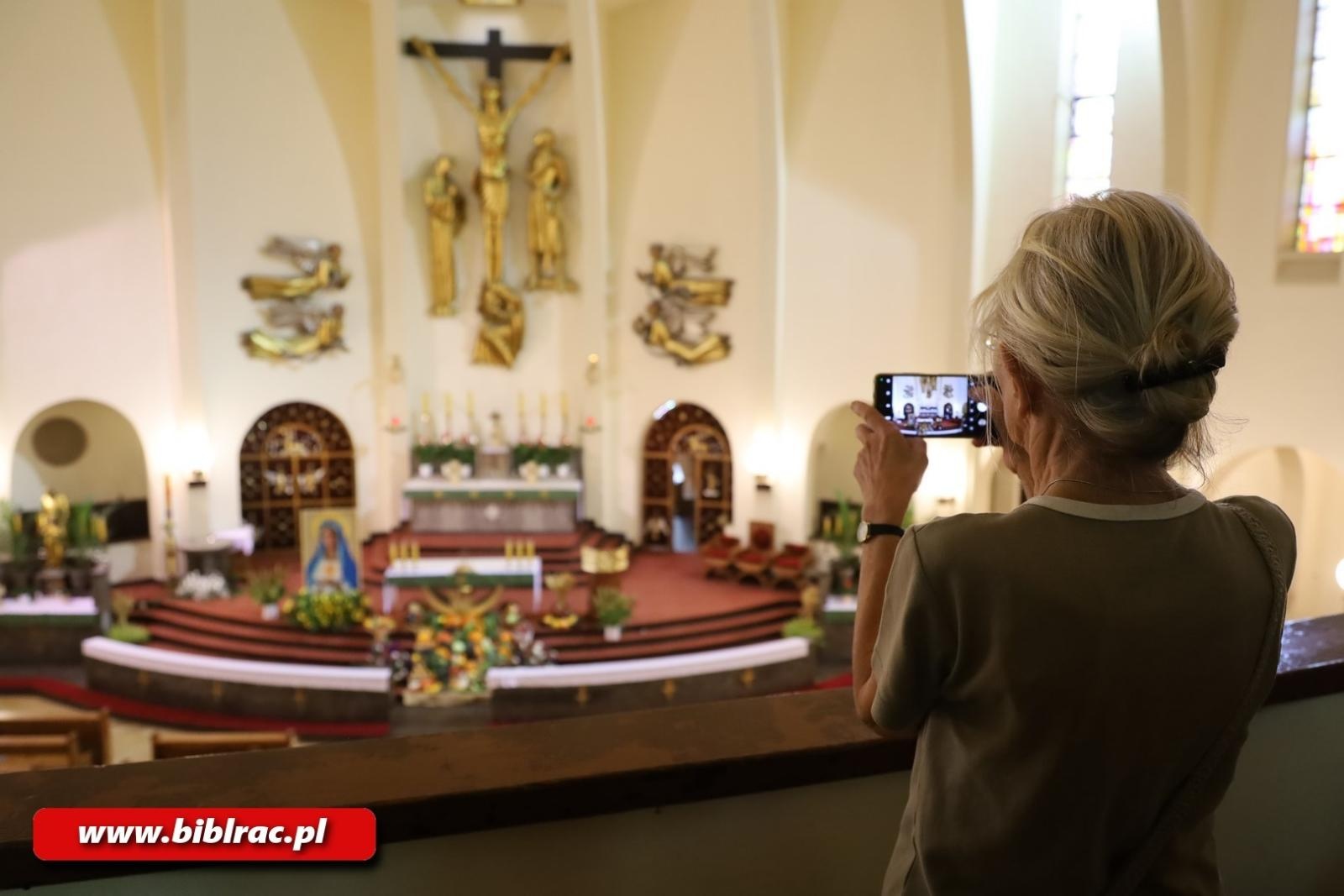 Zdjęcie w galerii na portalu naszraciborz.pl: Uczestnicy Europejskich Dni Dziedzictwa w Raciborzu zwiedzili Okrąglak wiadomości z regionu