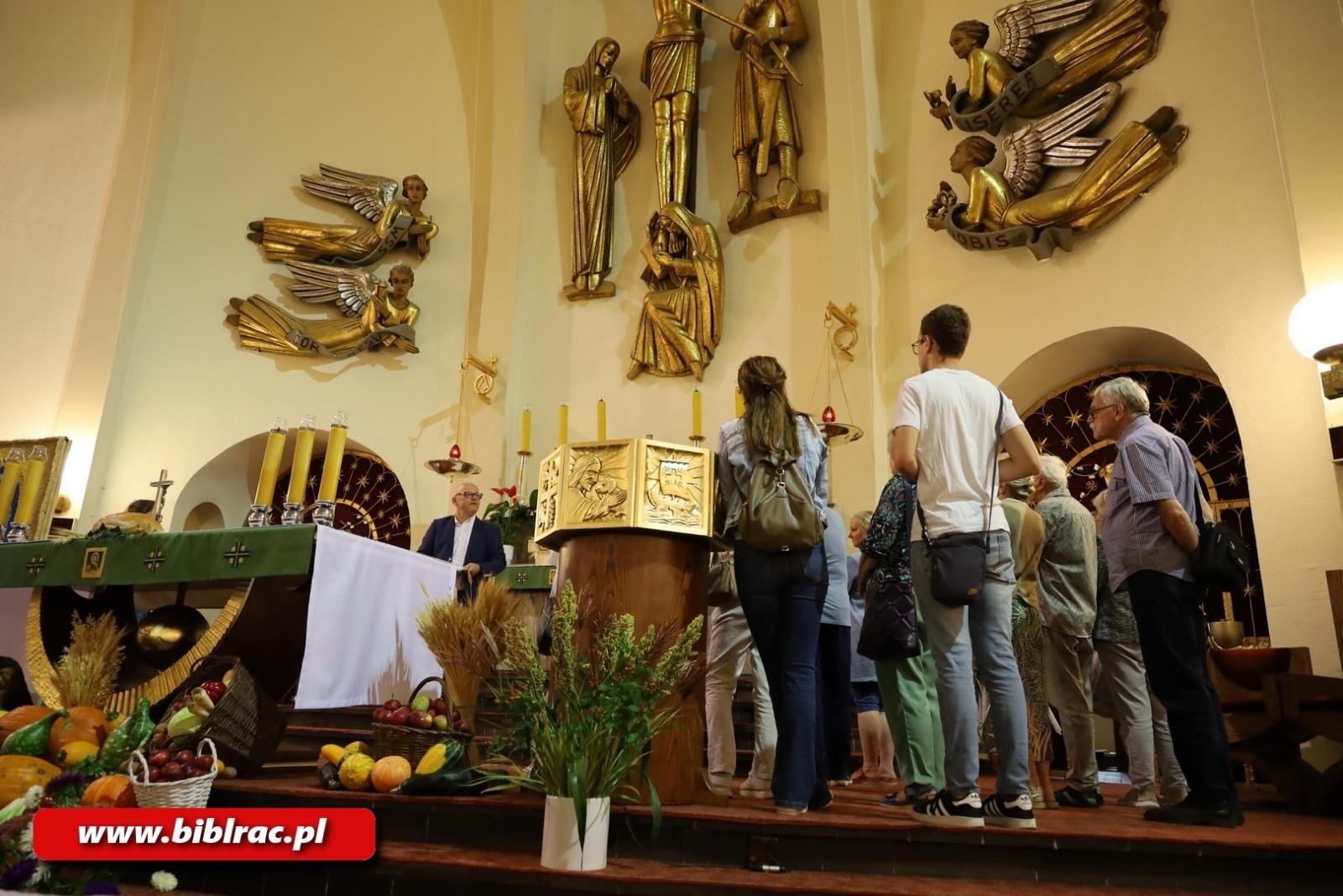 Zdjęcie w galerii na portalu naszraciborz.pl: Uczestnicy Europejskich Dni Dziedzictwa w Raciborzu zwiedzili Okrąglak wiadomości z regionu