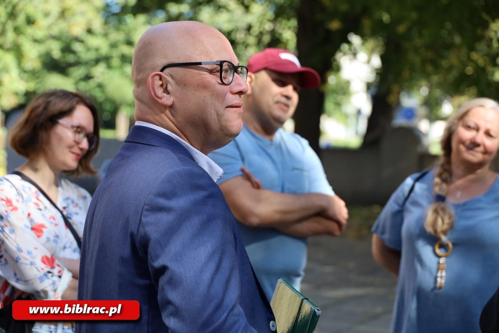 Zdjęcie w galerii na portalu naszraciborz.pl: Uczestnicy Europejskich Dni Dziedzictwa w Raciborzu zwiedzili Okrąglak wiadomości z regionu