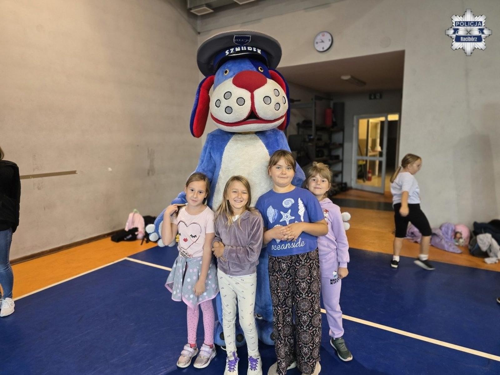 Zdjęcie w galerii na portalu naszraciborz.pl: Uczniowie z Grzegorzowic odwiedzili raciborską komendę policji wiadomości z regionu