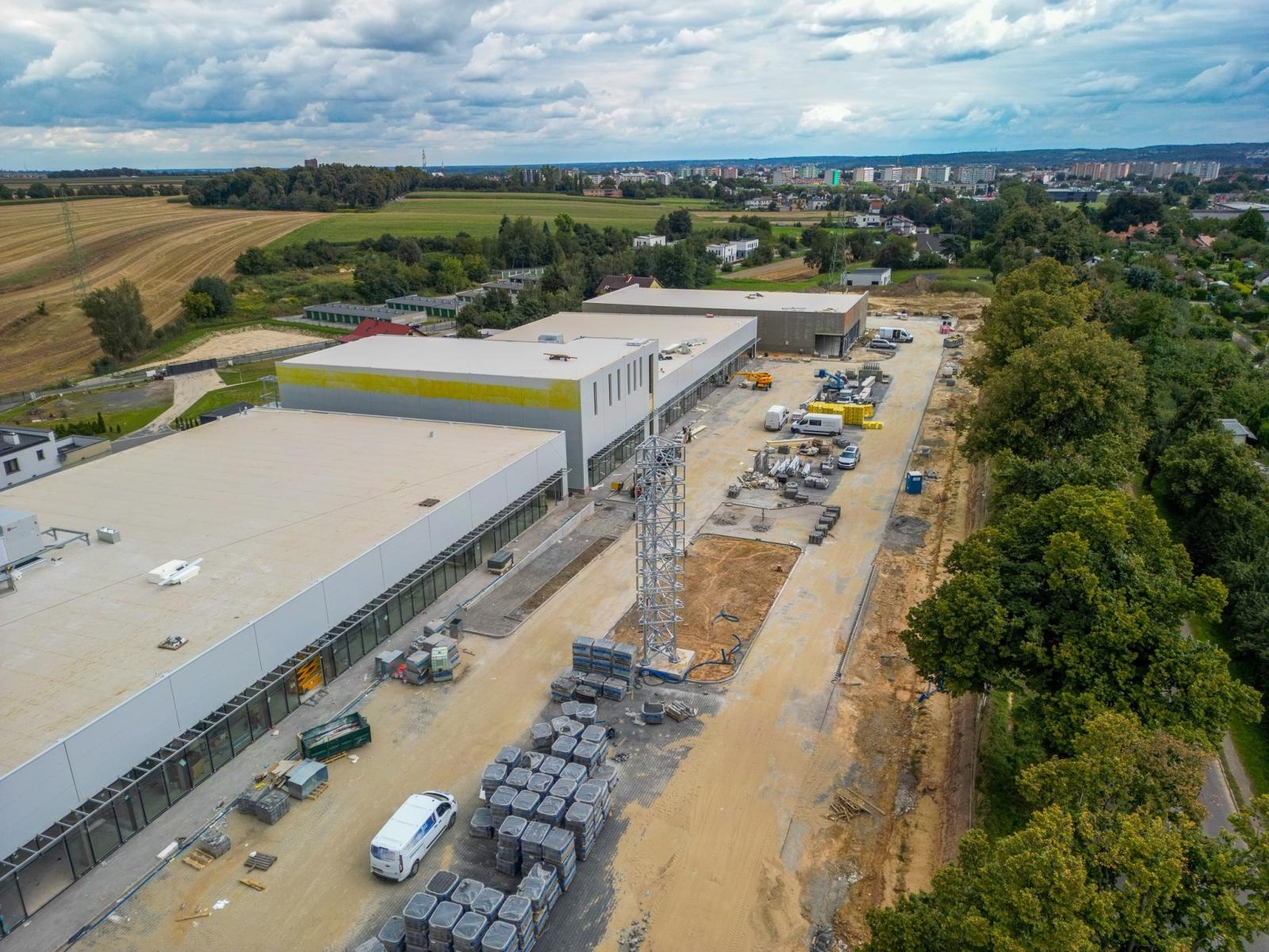 Zdjęcie w galerii na portalu naszraciborz.pl: Racibórz rozwija się odpowiedzialnie – nowe centrum handlowe i więcej zieleni wiadomości z regionu