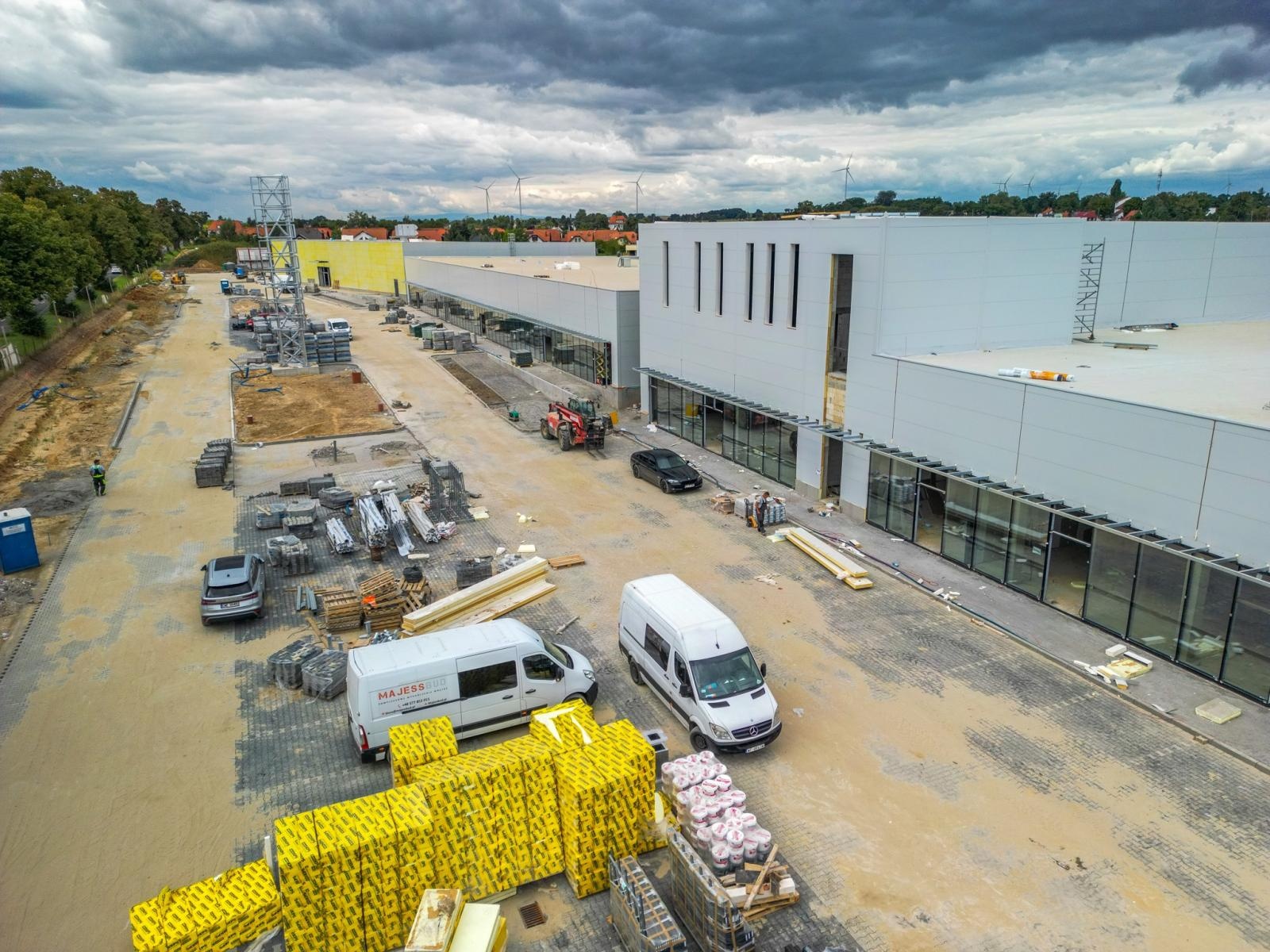 Zdjęcie w galerii na portalu naszraciborz.pl: Racibórz rozwija się odpowiedzialnie – nowe centrum handlowe i więcej zieleni wiadomości z regionu