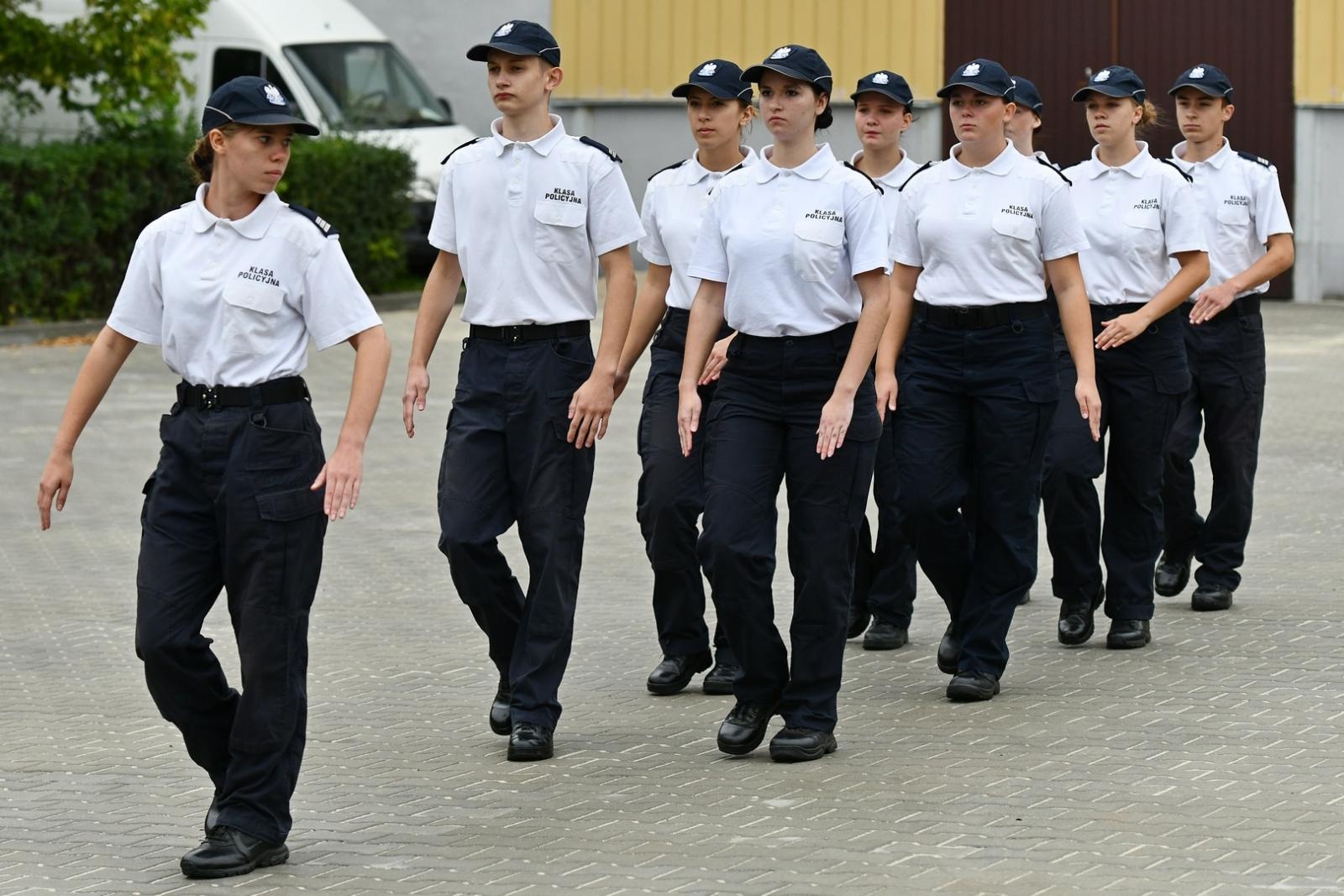 Zdjęcie w galerii na portalu naszraciborz.pl: II Ogólnopolski Przegląd Musztry Klas Mundurowych w Raciborzu wiadomości z regionu