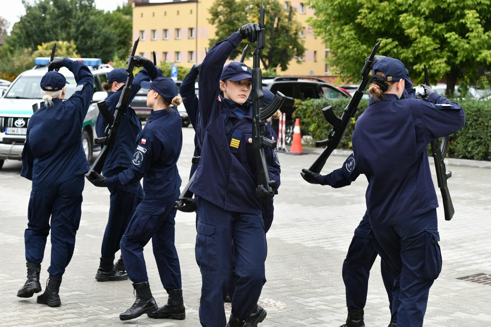 Zdjęcie w galerii na portalu naszraciborz.pl: II Ogólnopolski Przegląd Musztry Klas Mundurowych w Raciborzu wiadomości z regionu