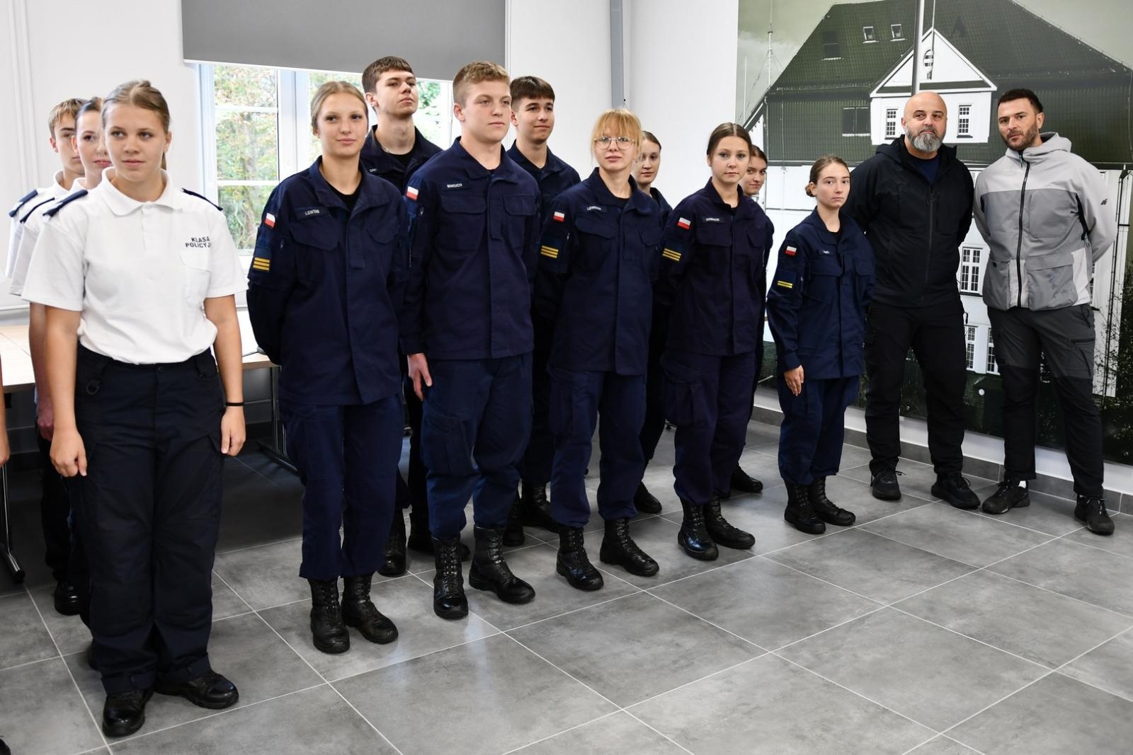 Zdjęcie w galerii na portalu naszraciborz.pl: II Ogólnopolski Przegląd Musztry Klas Mundurowych w Raciborzu wiadomości z regionu