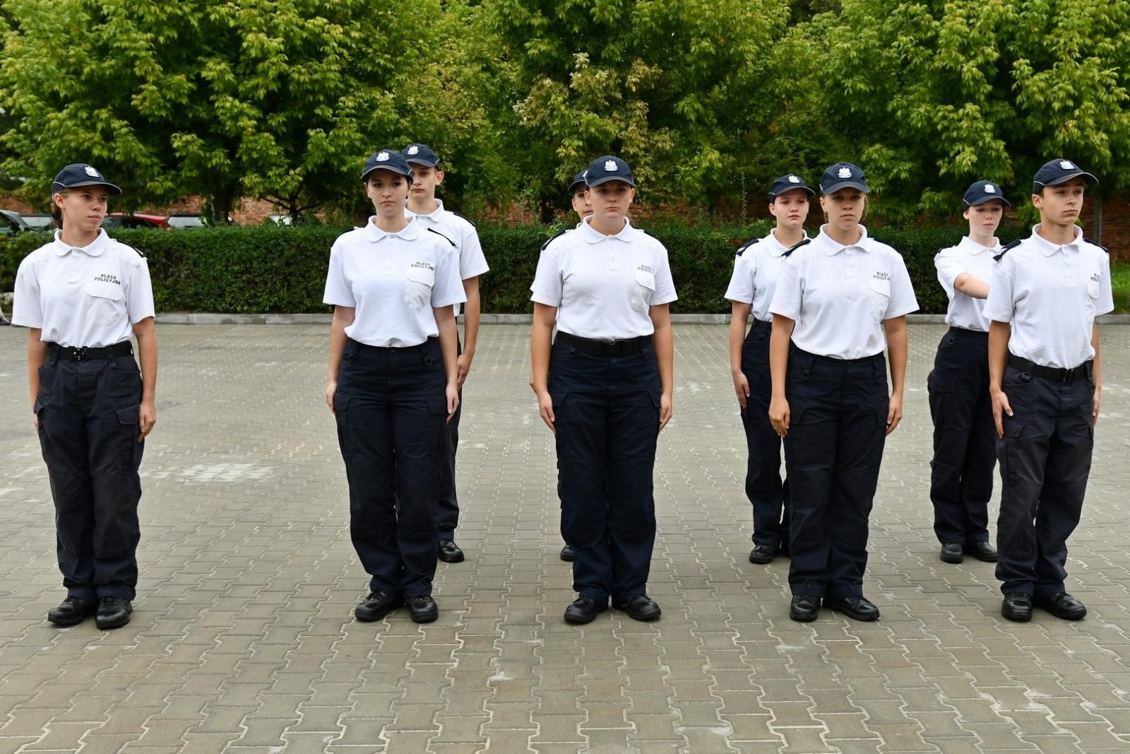 Zdjęcie w galerii na portalu naszraciborz.pl: II Ogólnopolski Przegląd Musztry Klas Mundurowych w Raciborzu wiadomości z regionu