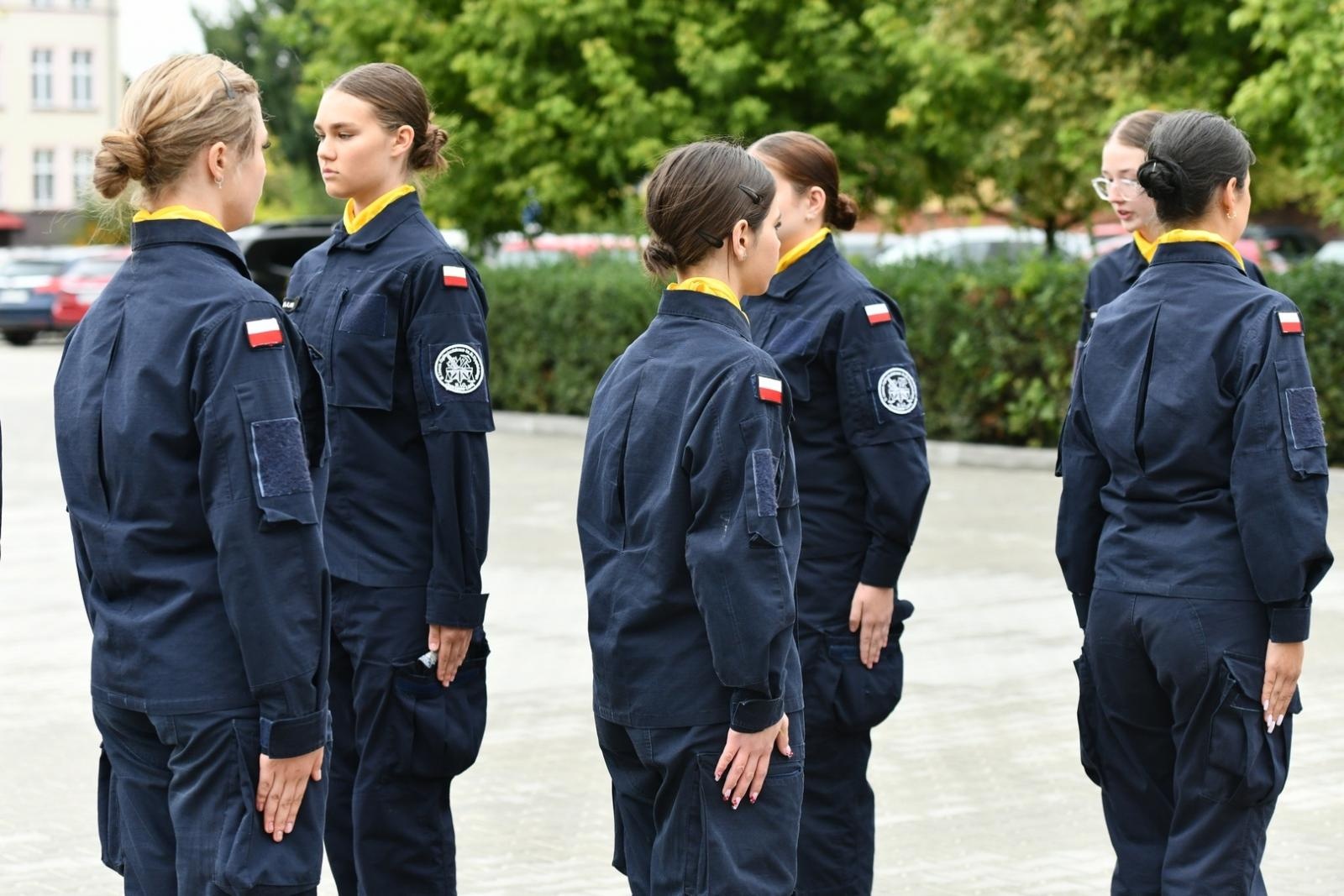 Zdjęcie w galerii na portalu naszraciborz.pl: II Ogólnopolski Przegląd Musztry Klas Mundurowych w Raciborzu wiadomości z regionu