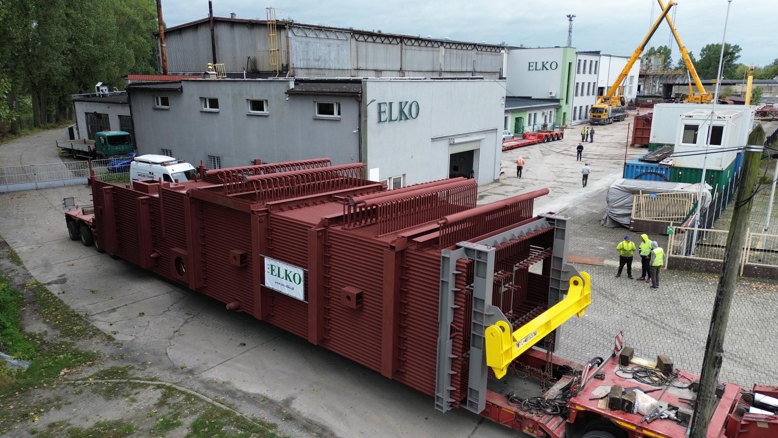 Zdjęcie w galerii na portalu naszraciborz.pl: Raciborska firma ZRE ELKO wysyła gigantyczny kocioł do Niemiec  wiadomości z regionu