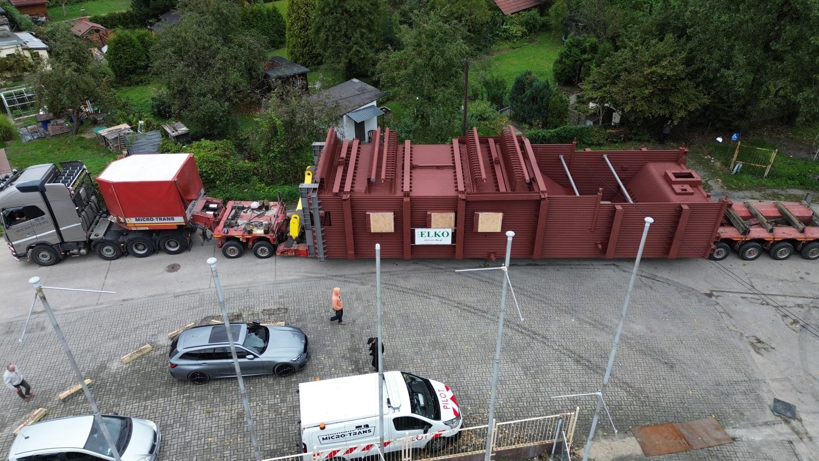 Zdjęcie w galerii na portalu naszraciborz.pl: Raciborska firma ZRE ELKO wysyła gigantyczny kocioł do Niemiec  wiadomości z regionu