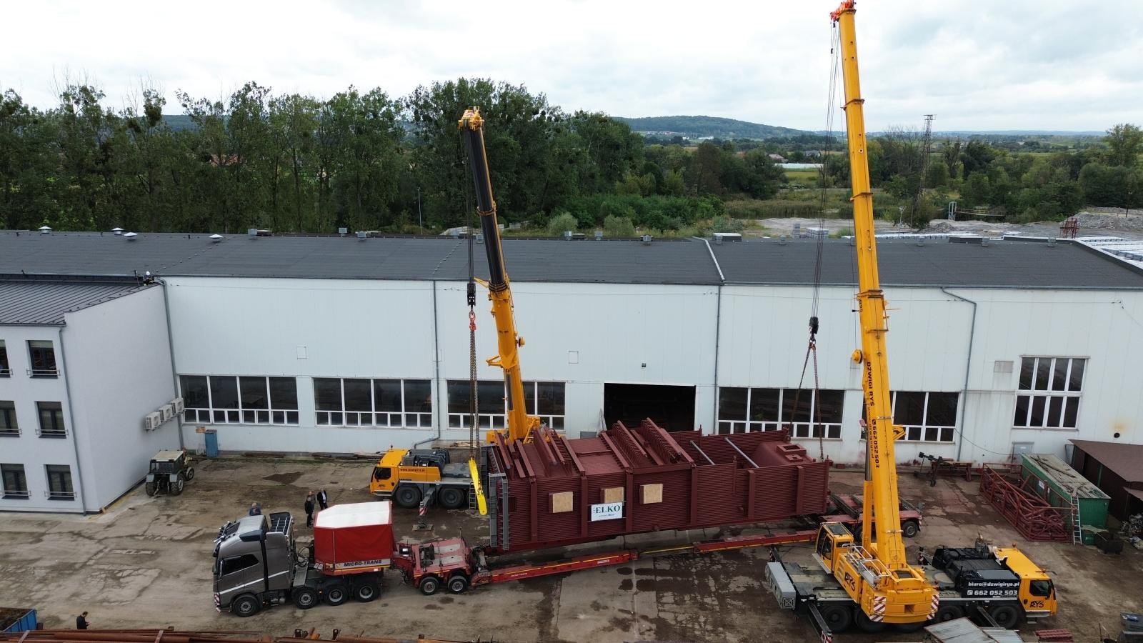 Zdjęcie w galerii na portalu naszraciborz.pl: Raciborska firma ZRE ELKO wysyła gigantyczny kocioł do Niemiec  wiadomości z regionu