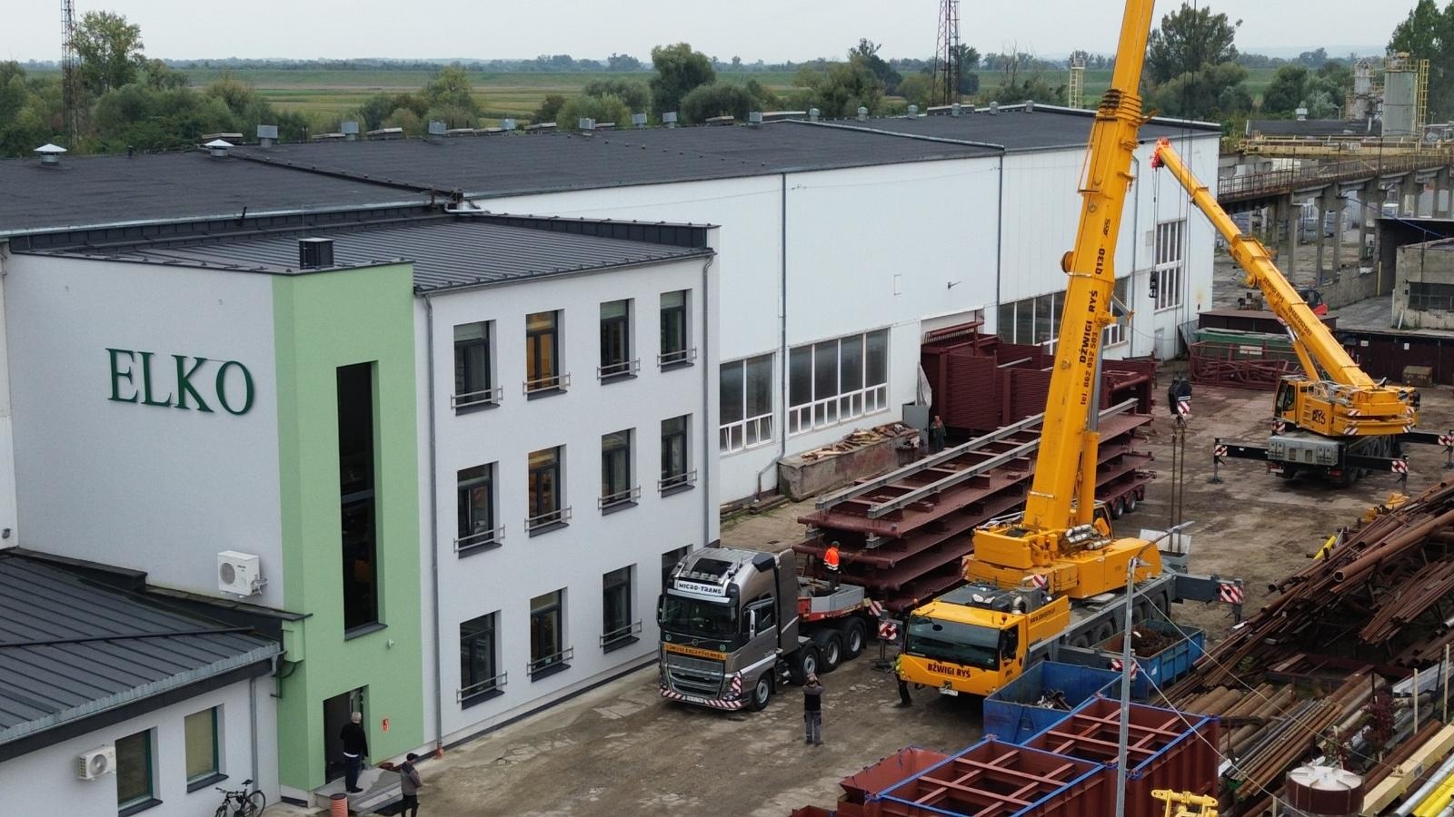 Zdjęcie w galerii na portalu naszraciborz.pl: Raciborska firma ZRE ELKO wysyła gigantyczny kocioł do Niemiec  wiadomości z regionu