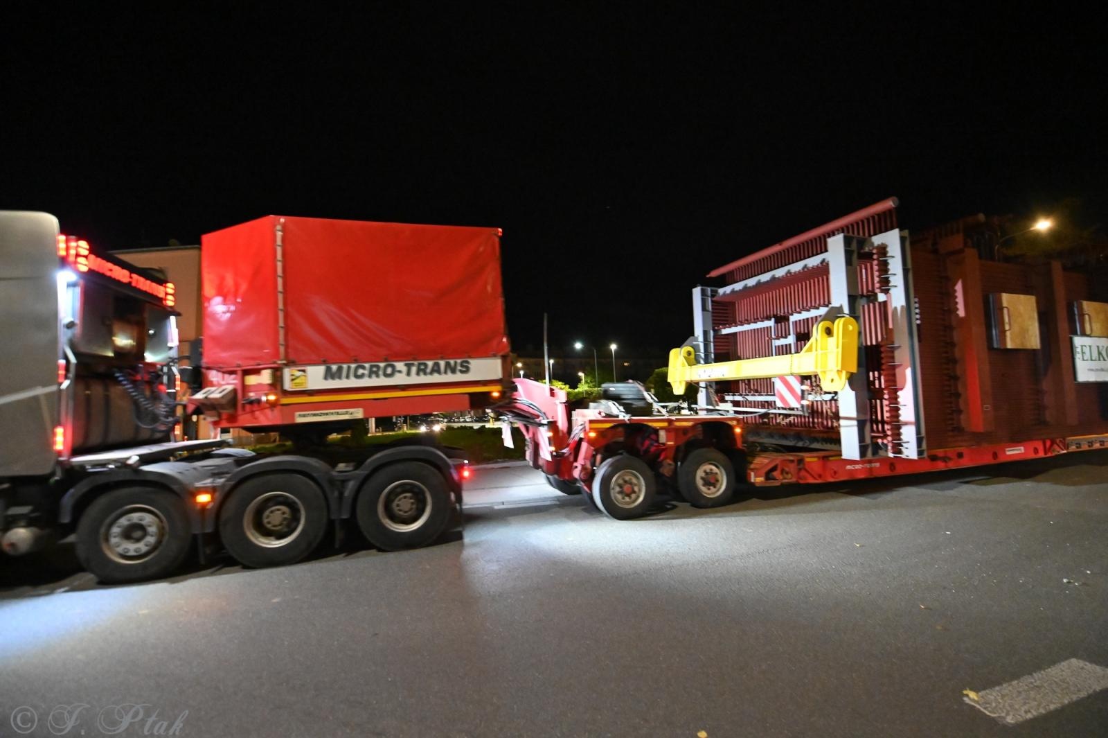 Zdjęcie w galerii na portalu naszraciborz.pl: Transport jak za najlepszych lat Rafako. ZRE ELKO wysłało do Niemiec gigantyczne elementy kotła wiadomości z regionu