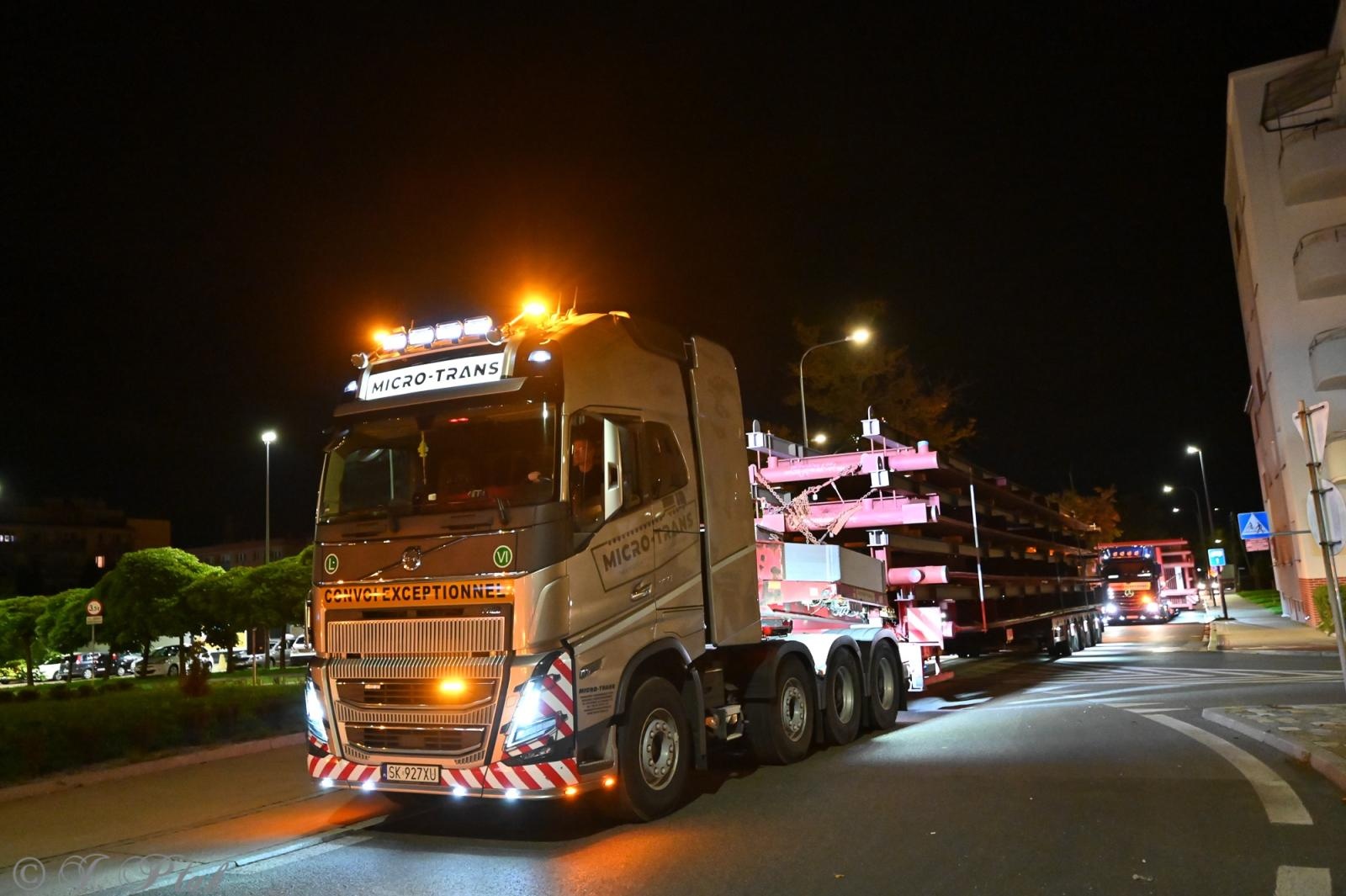 Zdjęcie w galerii na portalu naszraciborz.pl: Transport jak za najlepszych lat Rafako. ZRE ELKO wysłało do Niemiec gigantyczne elementy kotła wiadomości z regionu