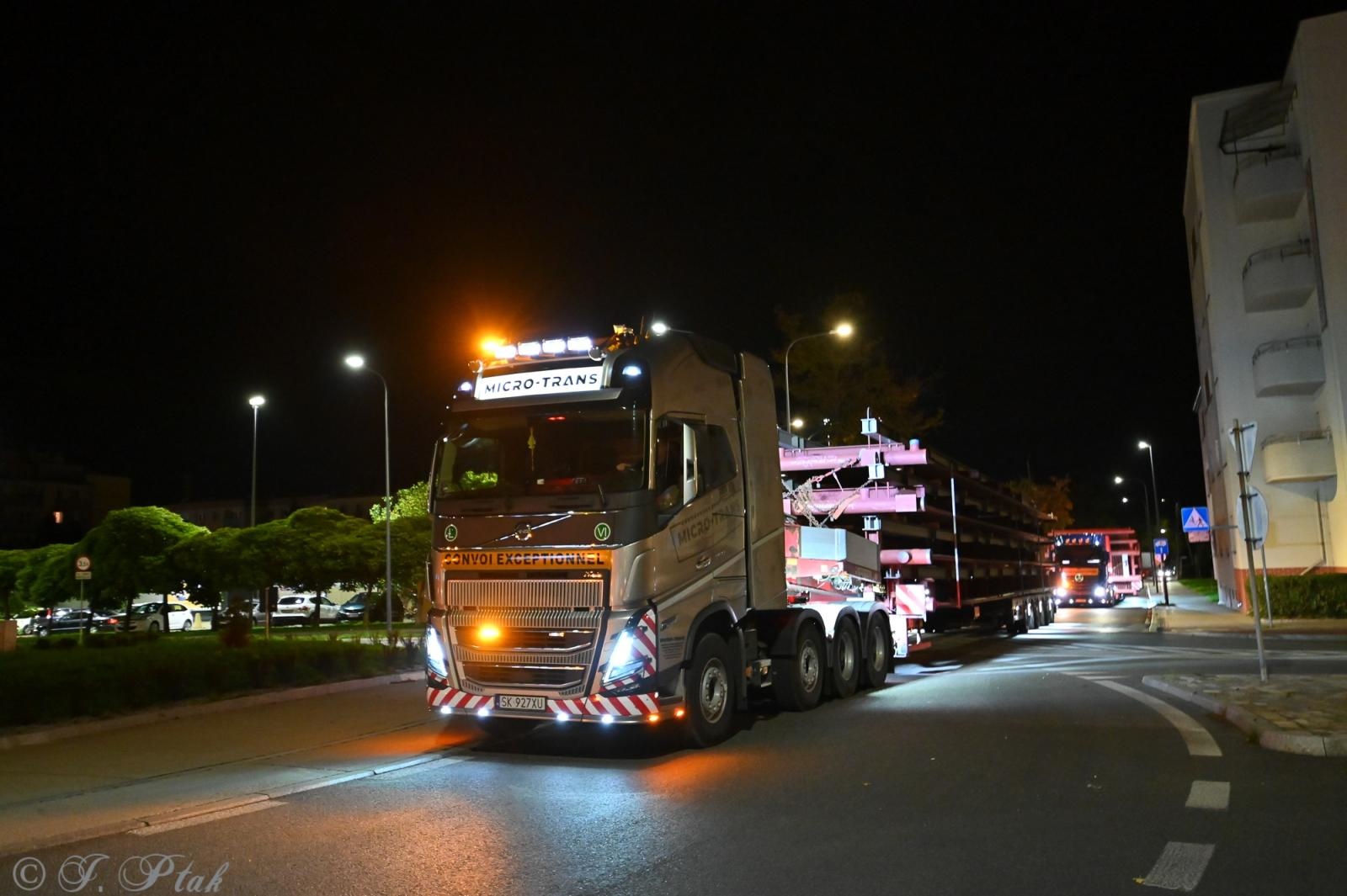 Zdjęcie w galerii na portalu naszraciborz.pl: Transport jak za najlepszych lat Rafako. ZRE ELKO wysłało do Niemiec gigantyczne elementy kotła wiadomości z regionu