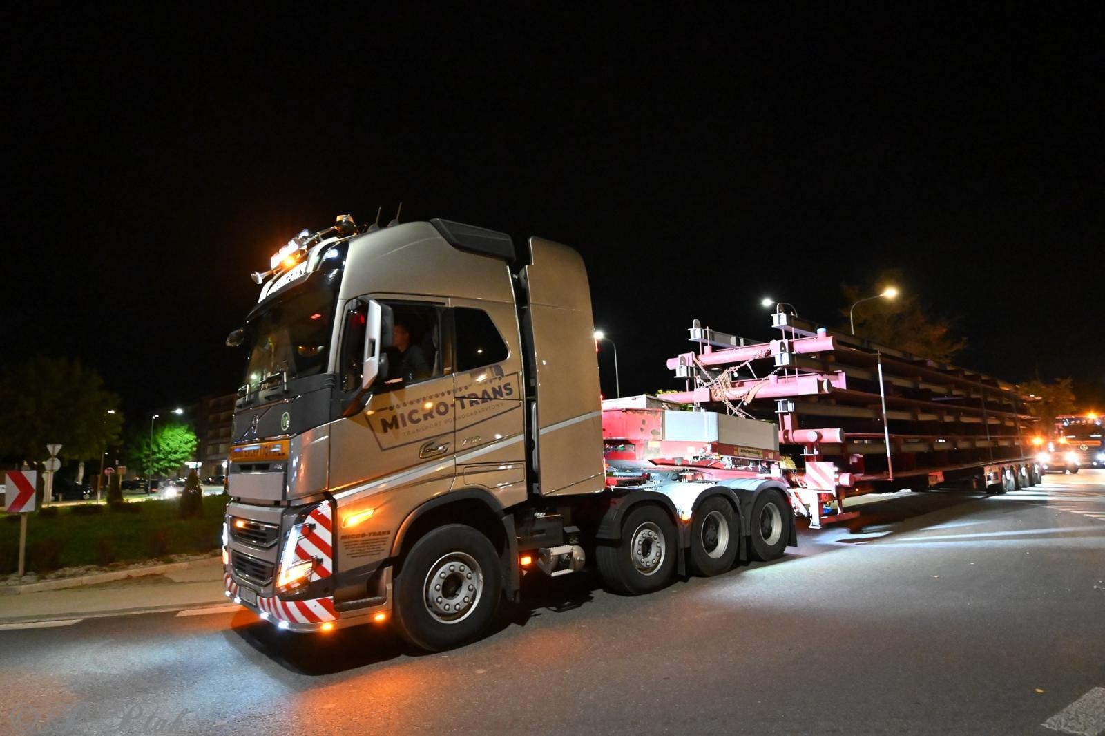 Zdjęcie w galerii na portalu naszraciborz.pl: Transport jak za najlepszych lat Rafako. ZRE ELKO wysłało do Niemiec gigantyczne elementy kotła wiadomości z regionu