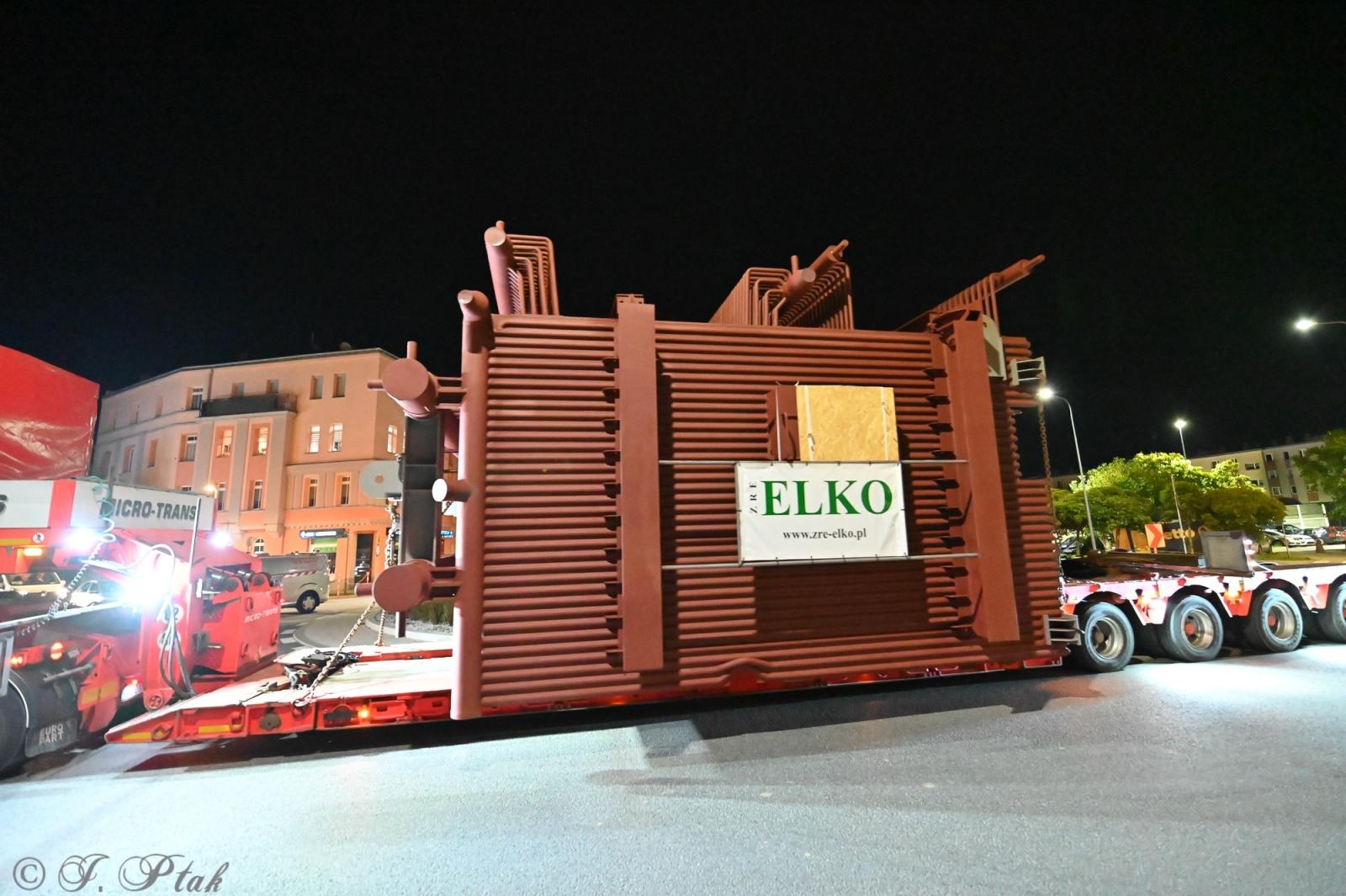 Zdjęcie w galerii na portalu naszraciborz.pl: Transport jak za najlepszych lat Rafako. ZRE ELKO wysłało do Niemiec gigantyczne elementy kotła wiadomości z regionu