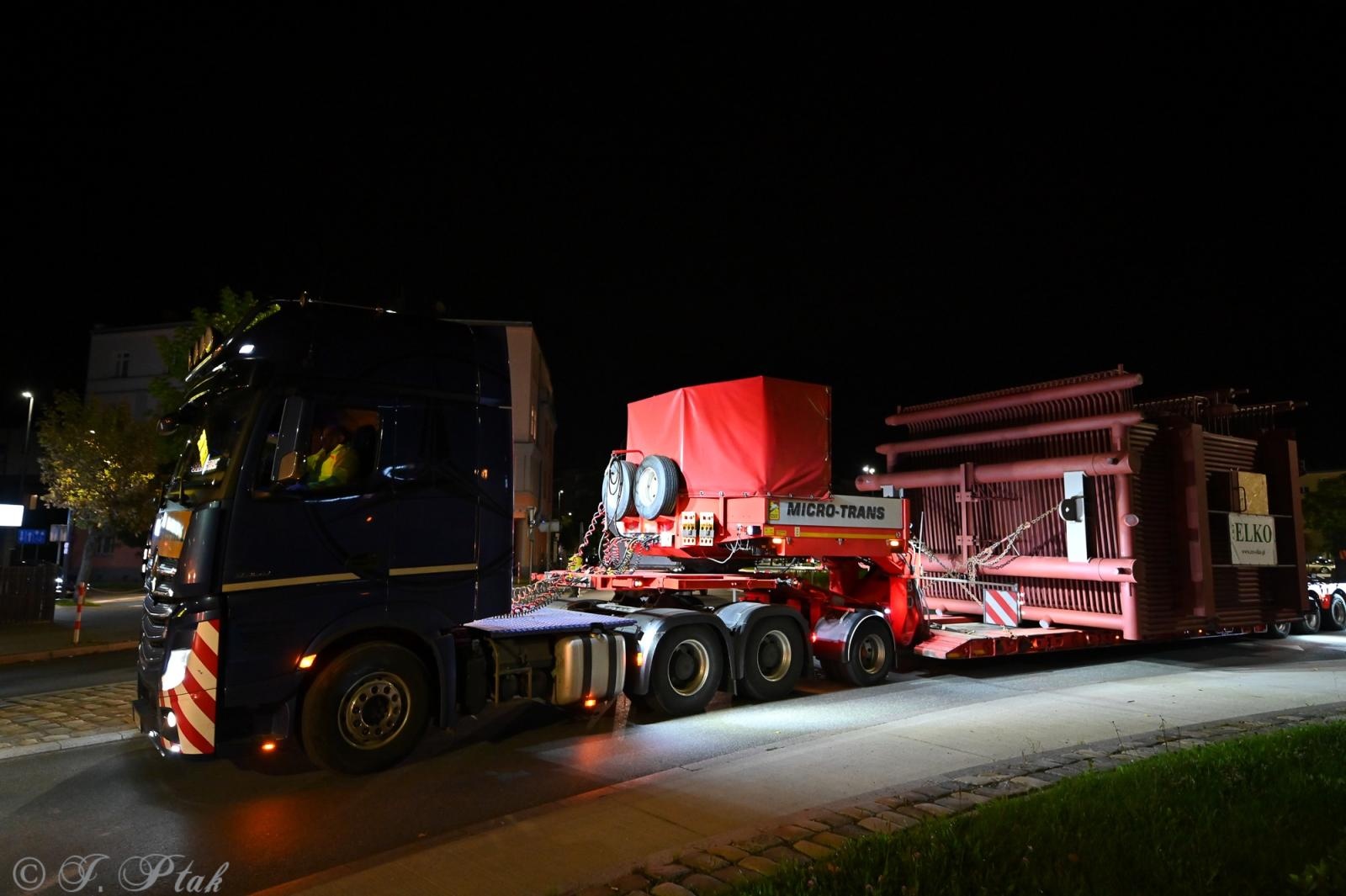 Zdjęcie w galerii na portalu naszraciborz.pl: Transport jak za najlepszych lat Rafako. ZRE ELKO wysłało do Niemiec gigantyczne elementy kotła wiadomości z regionu