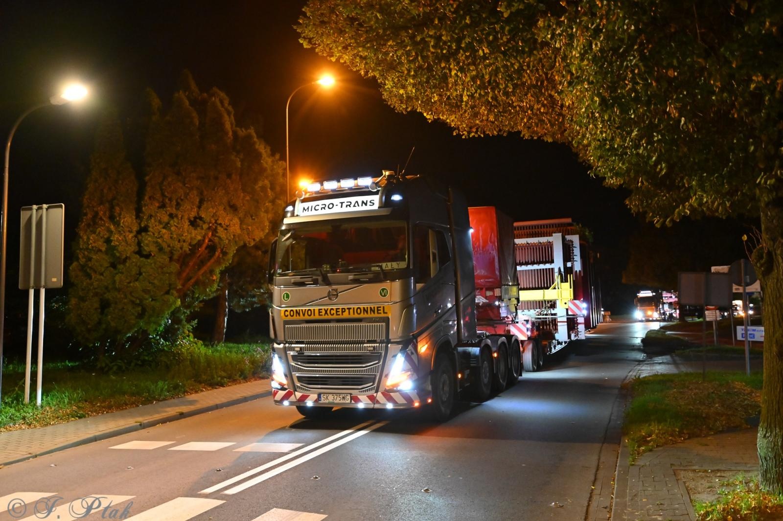 Zdjęcie w galerii na portalu naszraciborz.pl: Transport jak za najlepszych lat Rafako. ZRE ELKO wysłało do Niemiec gigantyczne elementy kotła wiadomości z regionu