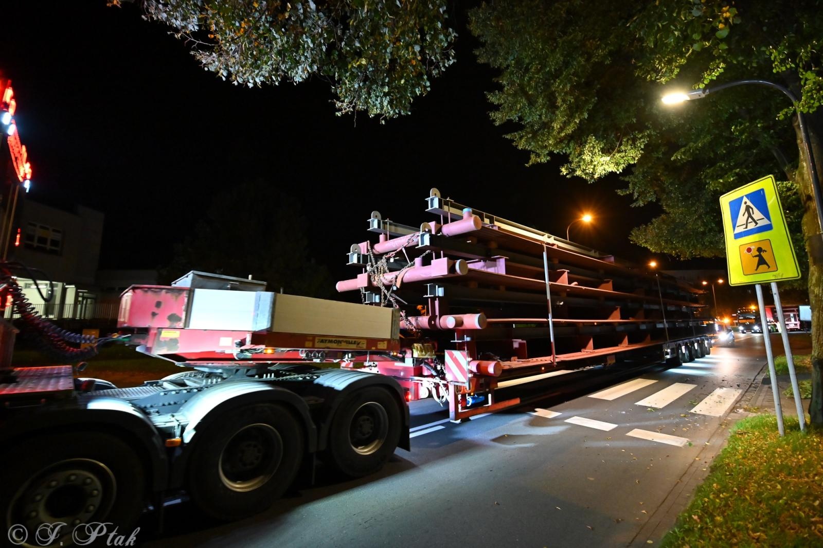 Zdjęcie w galerii na portalu naszraciborz.pl: Transport jak za najlepszych lat Rafako. ZRE ELKO wysłało do Niemiec gigantyczne elementy kotła wiadomości z regionu