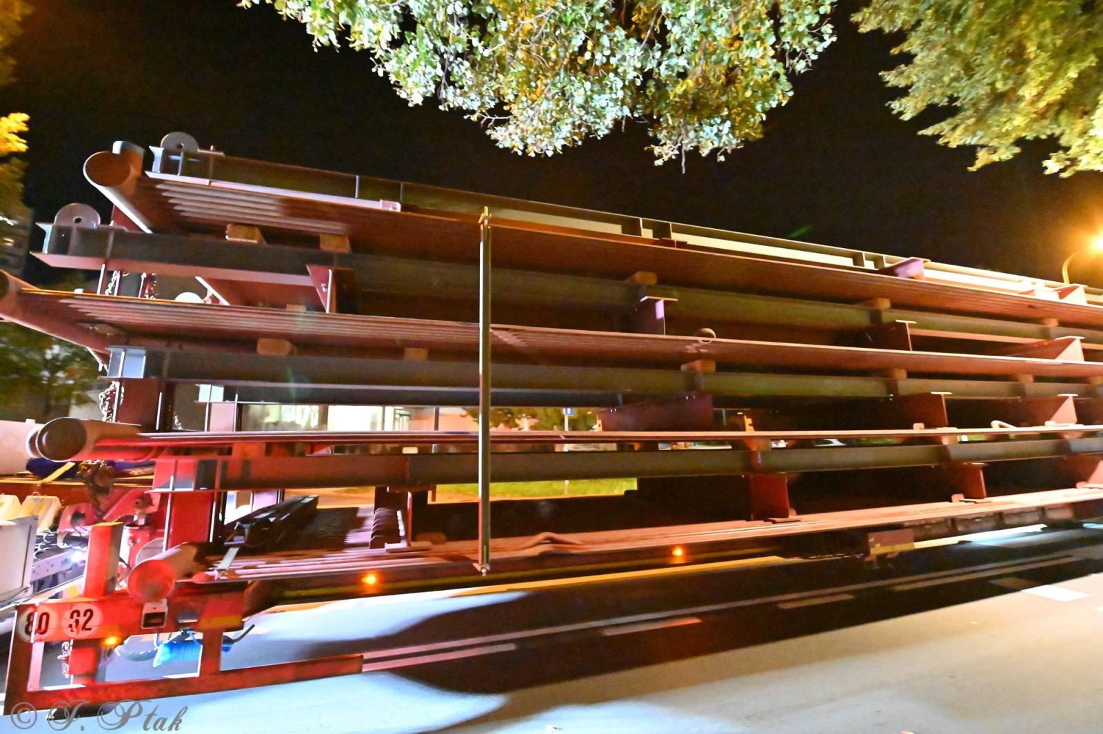 Zdjęcie w galerii na portalu naszraciborz.pl: Transport jak za najlepszych lat Rafako. ZRE ELKO wysłało do Niemiec gigantyczne elementy kotła wiadomości z regionu