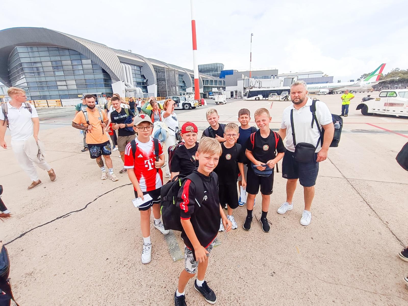 Zdjęcie w galerii na portalu naszraciborz.pl: Młodziki z Nędzy na Sardynii – sportowa rywalizacja i niezapomniana przygoda wiadomości z regionu