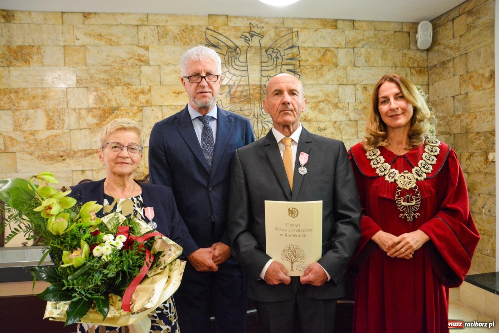 Zdjęcie w galerii na portalu naszraciborz.pl: Złote gody w Raciborzu – medale za długoletnie pożycie małżeńskie [FOTO i WIDEO] wiadomości z regionu