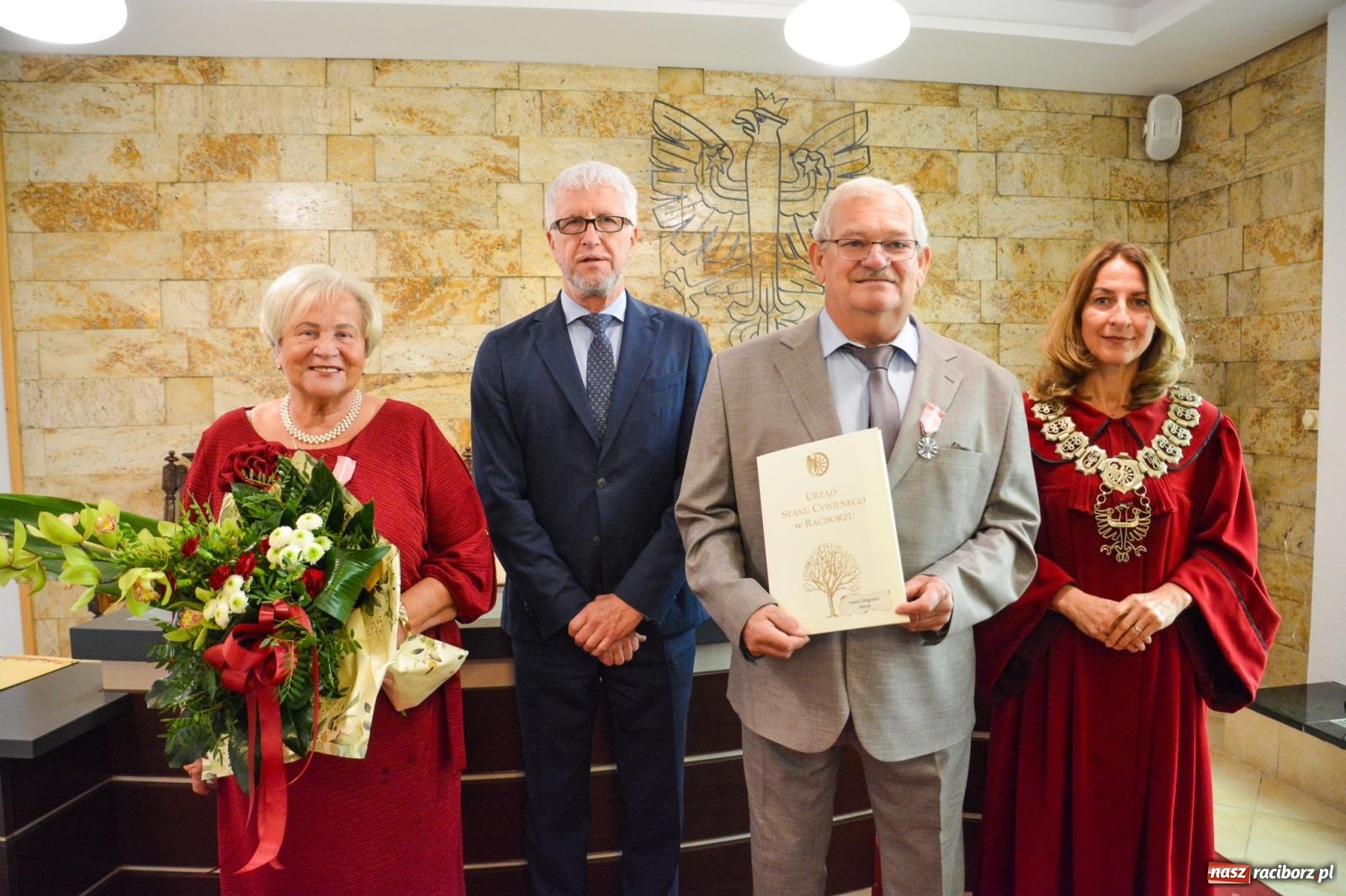 Zdjęcie w galerii na portalu naszraciborz.pl: Złote gody w Raciborzu – medale za długoletnie pożycie małżeńskie [FOTO i WIDEO] wiadomości z regionu