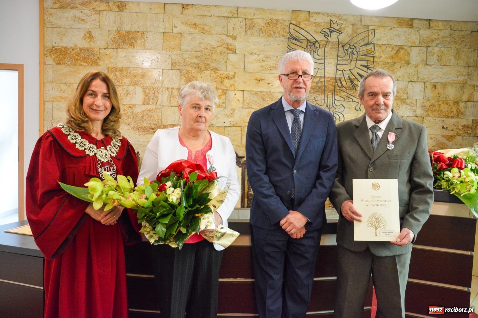 Zdjęcie w galerii na portalu naszraciborz.pl: Złote gody w Raciborzu – medale za długoletnie pożycie małżeńskie [FOTO i WIDEO] wiadomości z regionu