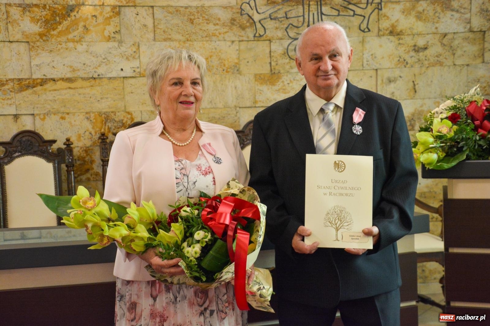 Zdjęcie w galerii na portalu naszraciborz.pl: Złote gody w Raciborzu – medale za długoletnie pożycie małżeńskie [FOTO i WIDEO] wiadomości z regionu