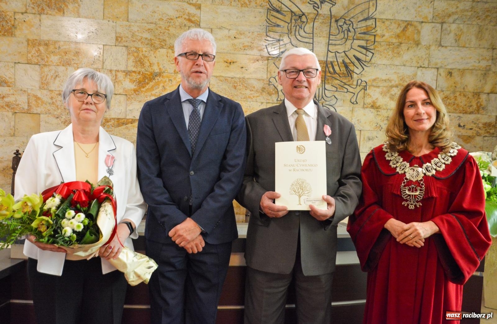 Zdjęcie w galerii na portalu naszraciborz.pl: Złote gody w Raciborzu – medale za długoletnie pożycie małżeńskie [FOTO i WIDEO] wiadomości z regionu