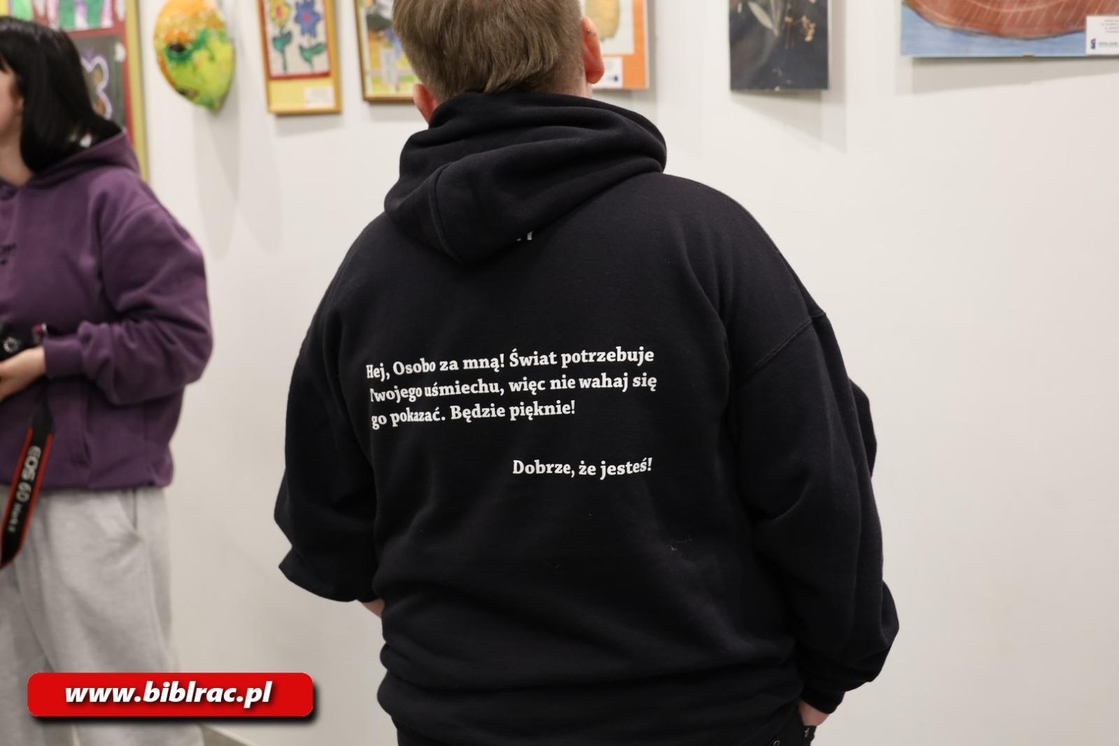 Zdjęcie w galerii na portalu naszraciborz.pl: Bo W DUECIE jest najlepiej! W bibliotece otwarto nową wystawę wiadomości z regionu