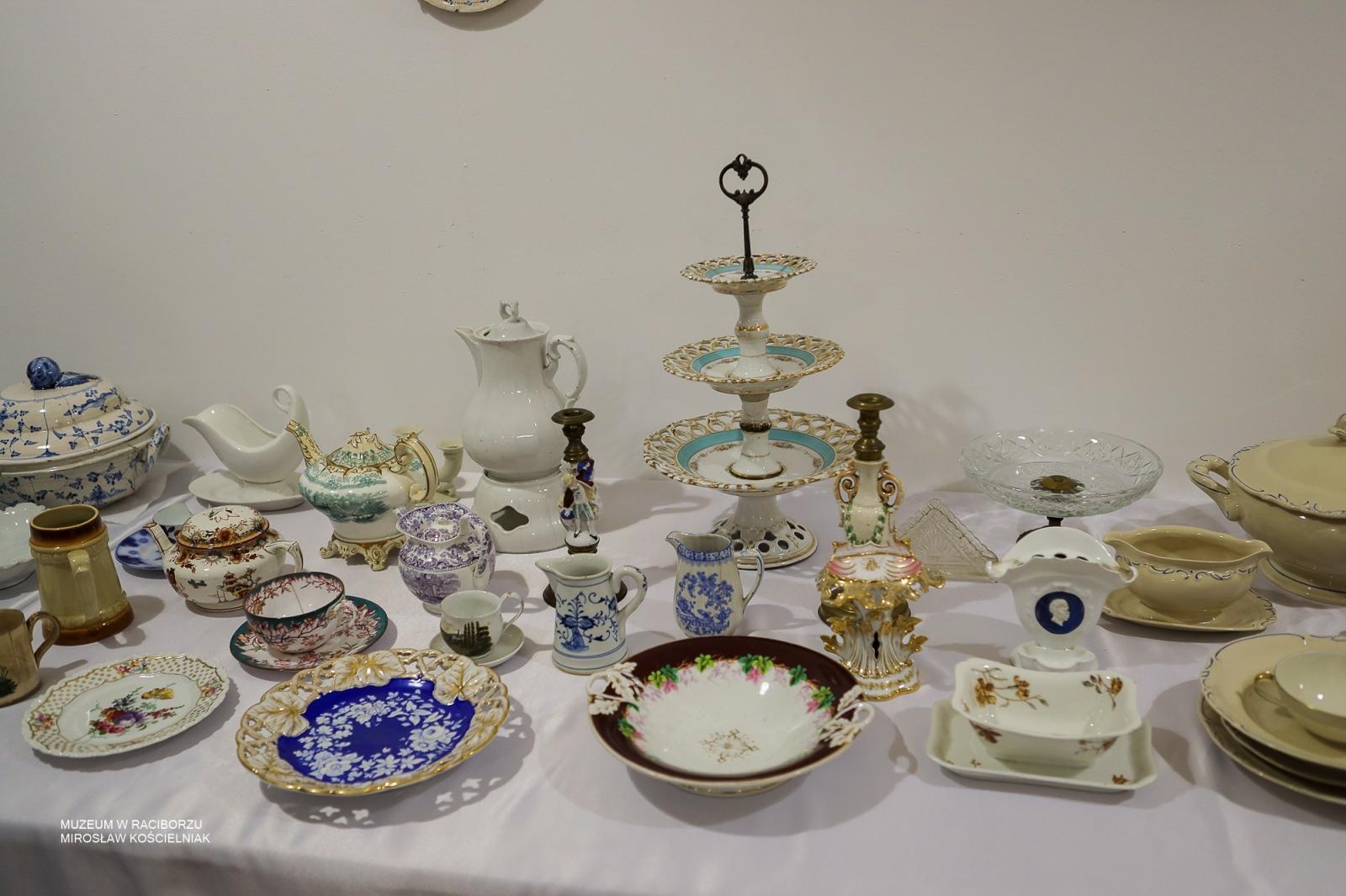 Zdjęcie w galerii na portalu naszraciborz.pl: Wokół stołu – czwartkowe spotkanie w Muzeum w Raciborzu za nami wiadomości z regionu