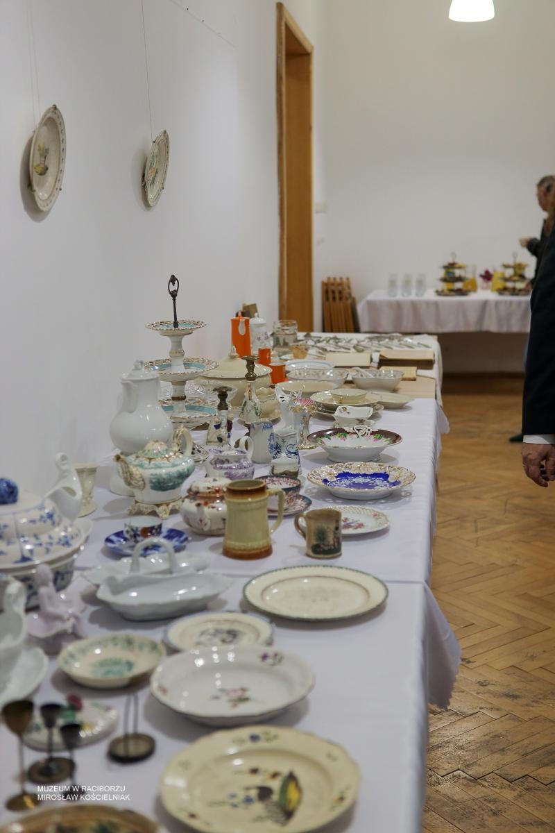 Zdjęcie w galerii na portalu naszraciborz.pl: Wokół stołu – czwartkowe spotkanie w Muzeum w Raciborzu za nami wiadomości z regionu