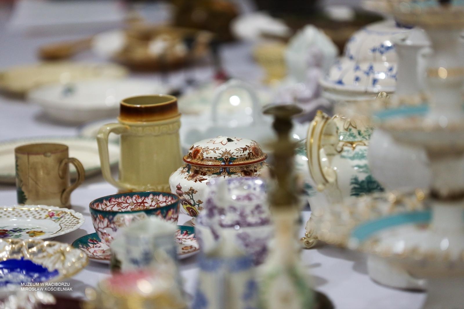 Zdjęcie w galerii na portalu naszraciborz.pl: Wokół stołu – czwartkowe spotkanie w Muzeum w Raciborzu za nami wiadomości z regionu