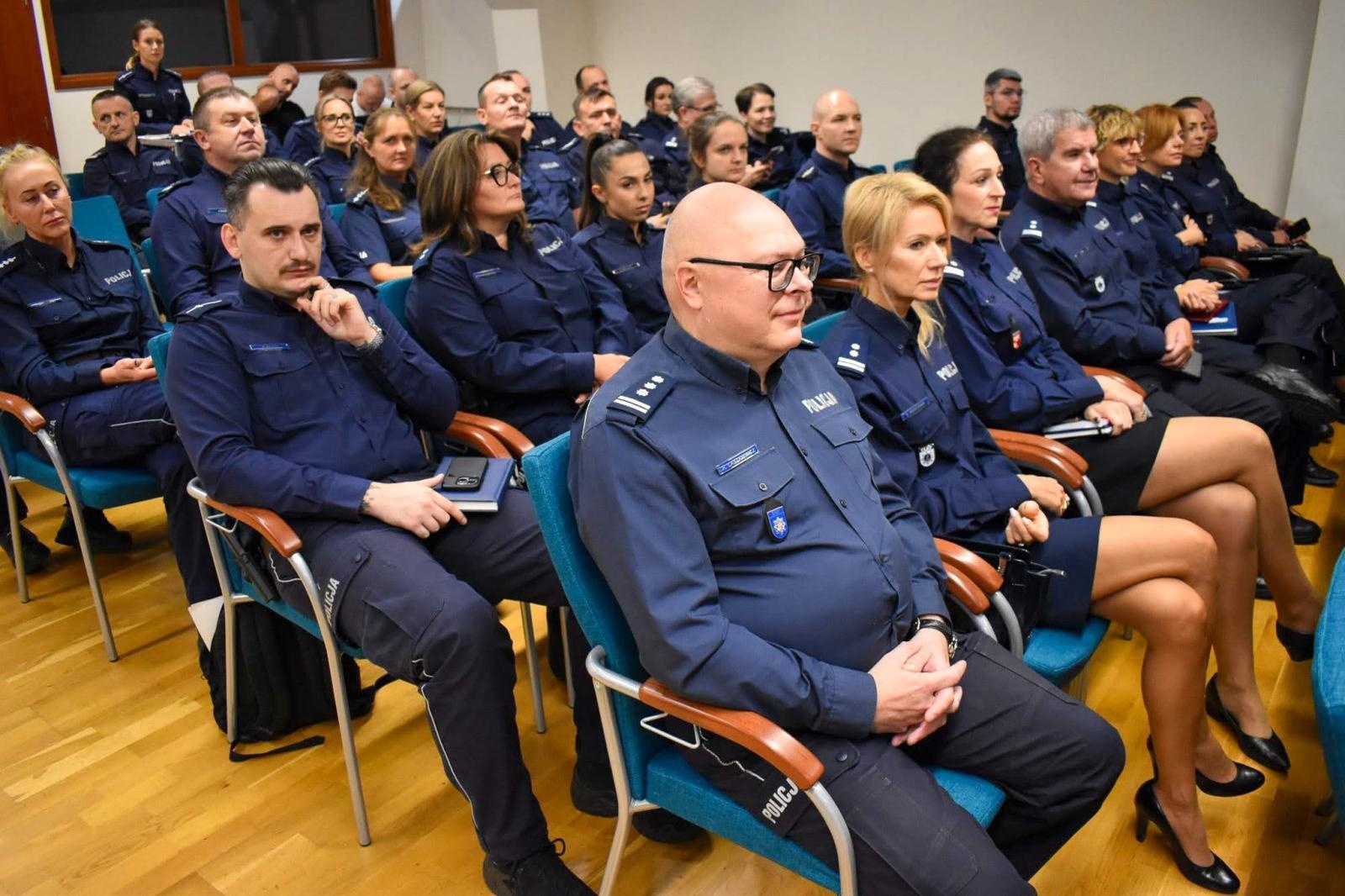 Zdjęcie w galerii na portalu naszraciborz.pl: Racibórz. III Śląskie seminarium – podmiot policyjnych działań i prawa człowieka w cyfrowej rzeczywistości wiadomości z regionu