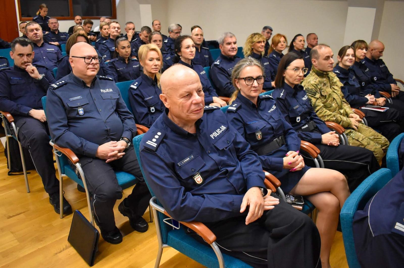 Zdjęcie w galerii na portalu naszraciborz.pl: Racibórz. III Śląskie seminarium – podmiot policyjnych działań i prawa człowieka w cyfrowej rzeczywistości wiadomości z regionu