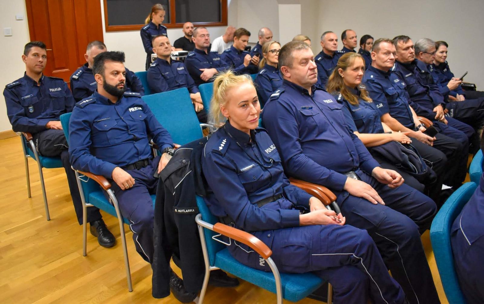 Zdjęcie w galerii na portalu naszraciborz.pl: Racibórz. III Śląskie seminarium – podmiot policyjnych działań i prawa człowieka w cyfrowej rzeczywistości wiadomości z regionu