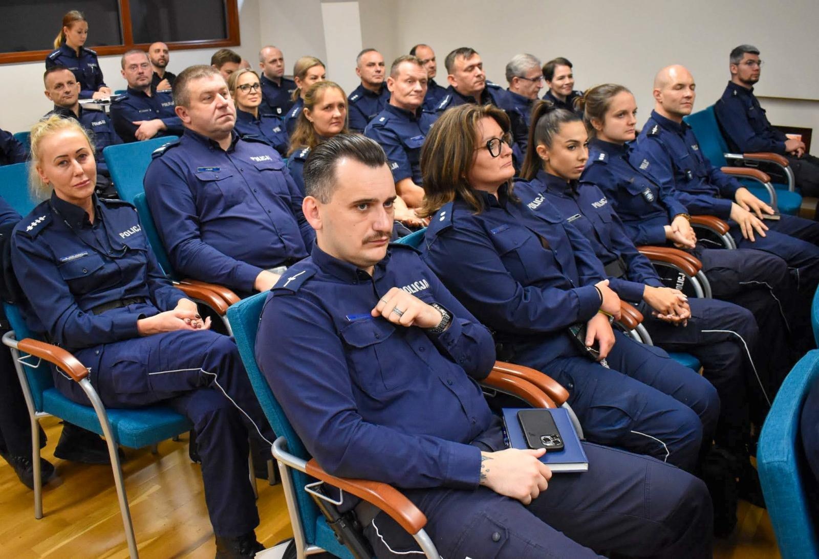 Zdjęcie w galerii na portalu naszraciborz.pl: Racibórz. III Śląskie seminarium – podmiot policyjnych działań i prawa człowieka w cyfrowej rzeczywistości wiadomości z regionu