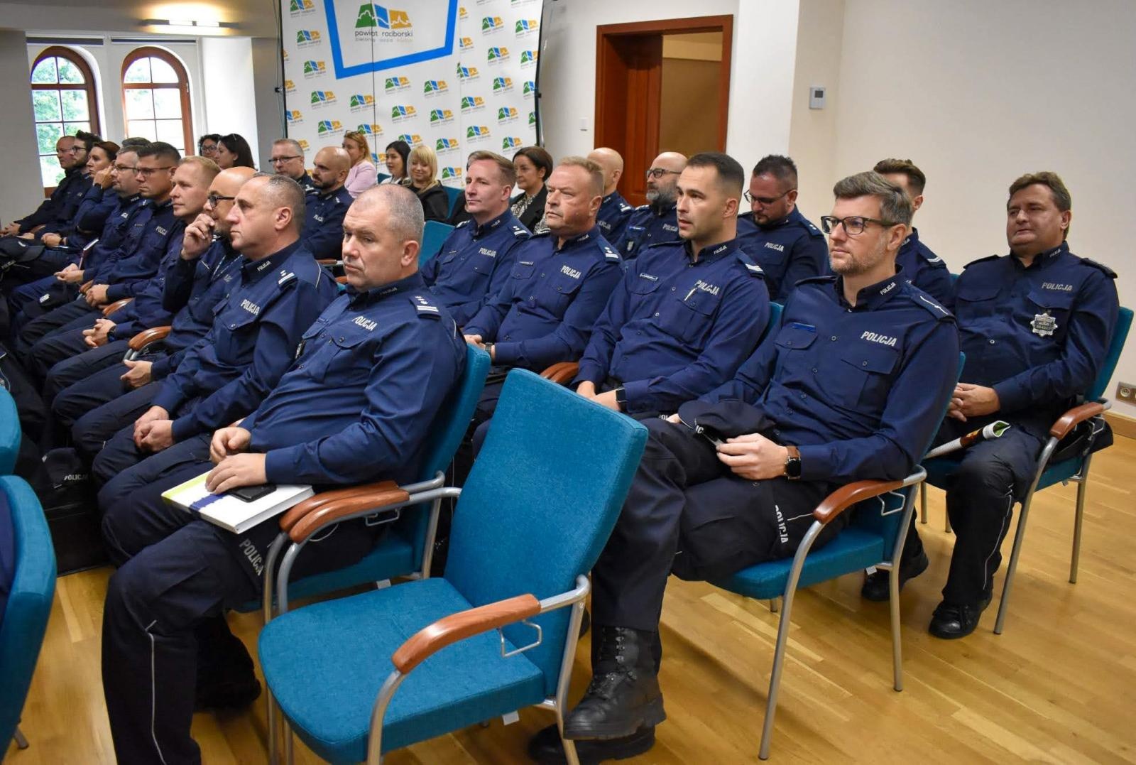 Zdjęcie w galerii na portalu naszraciborz.pl: Racibórz. III Śląskie seminarium – podmiot policyjnych działań i prawa człowieka w cyfrowej rzeczywistości wiadomości z regionu