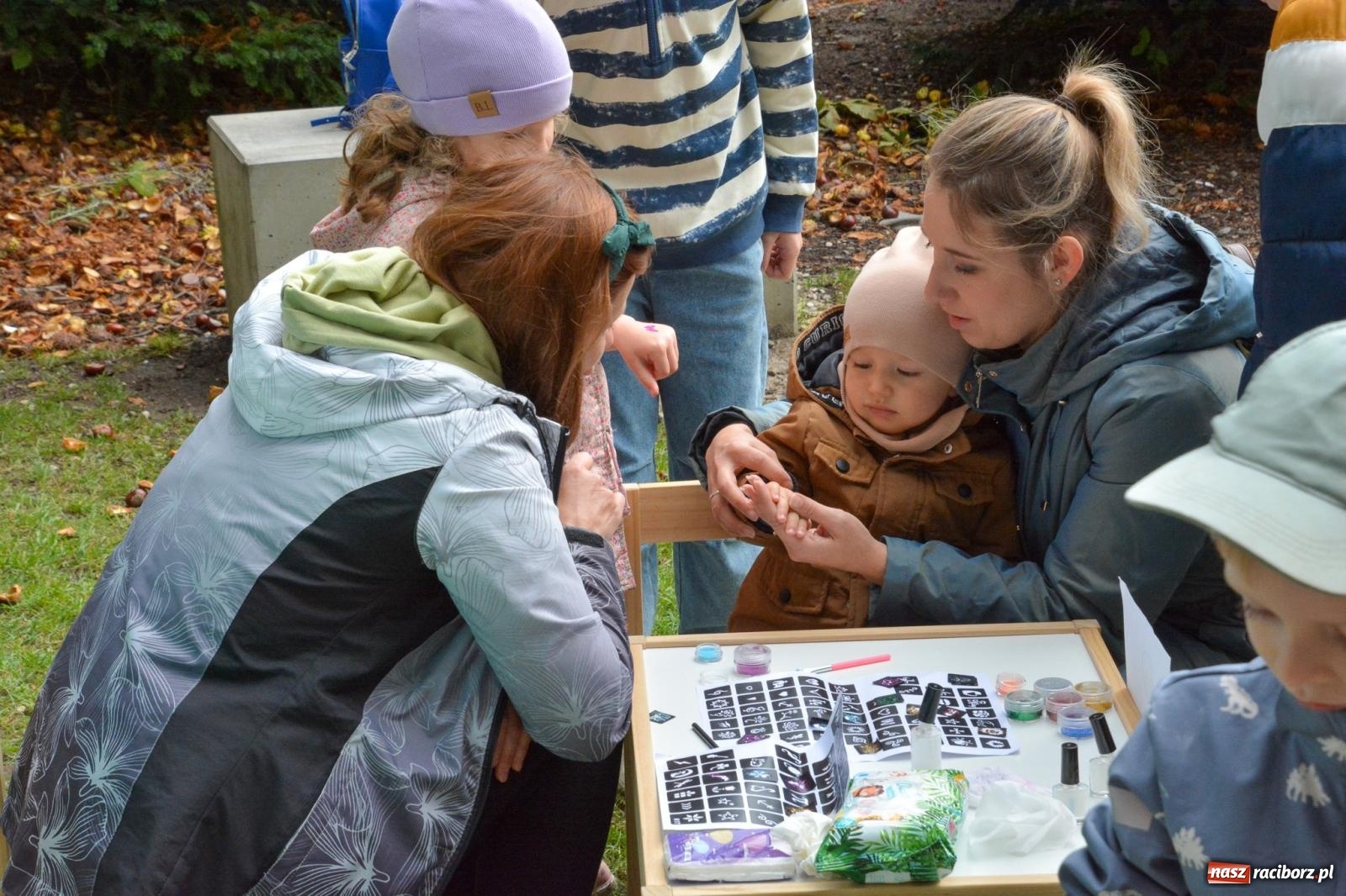 Zdjęcie w galerii na portalu naszraciborz.pl: W parku Jordanowskim trwa raciborskie święto dyni wiadomości z regionu