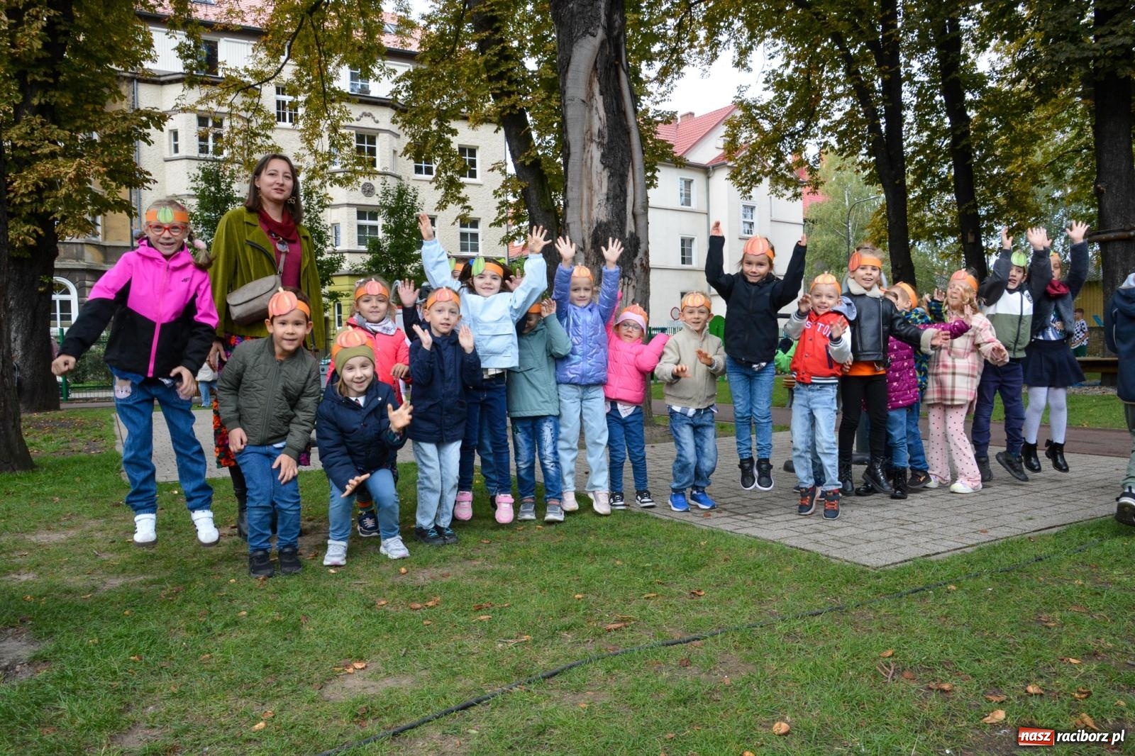 Zdjęcie w galerii na portalu naszraciborz.pl: W parku Jordanowskim trwa raciborskie święto dyni wiadomości z regionu