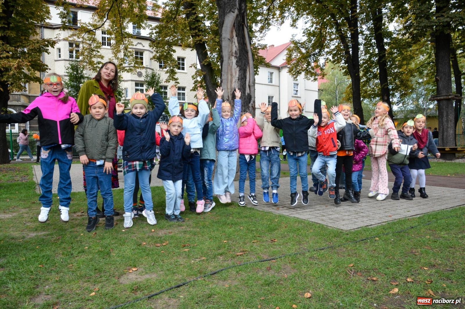 Zdjęcie w galerii na portalu naszraciborz.pl: W parku Jordanowskim trwa raciborskie święto dyni wiadomości z regionu