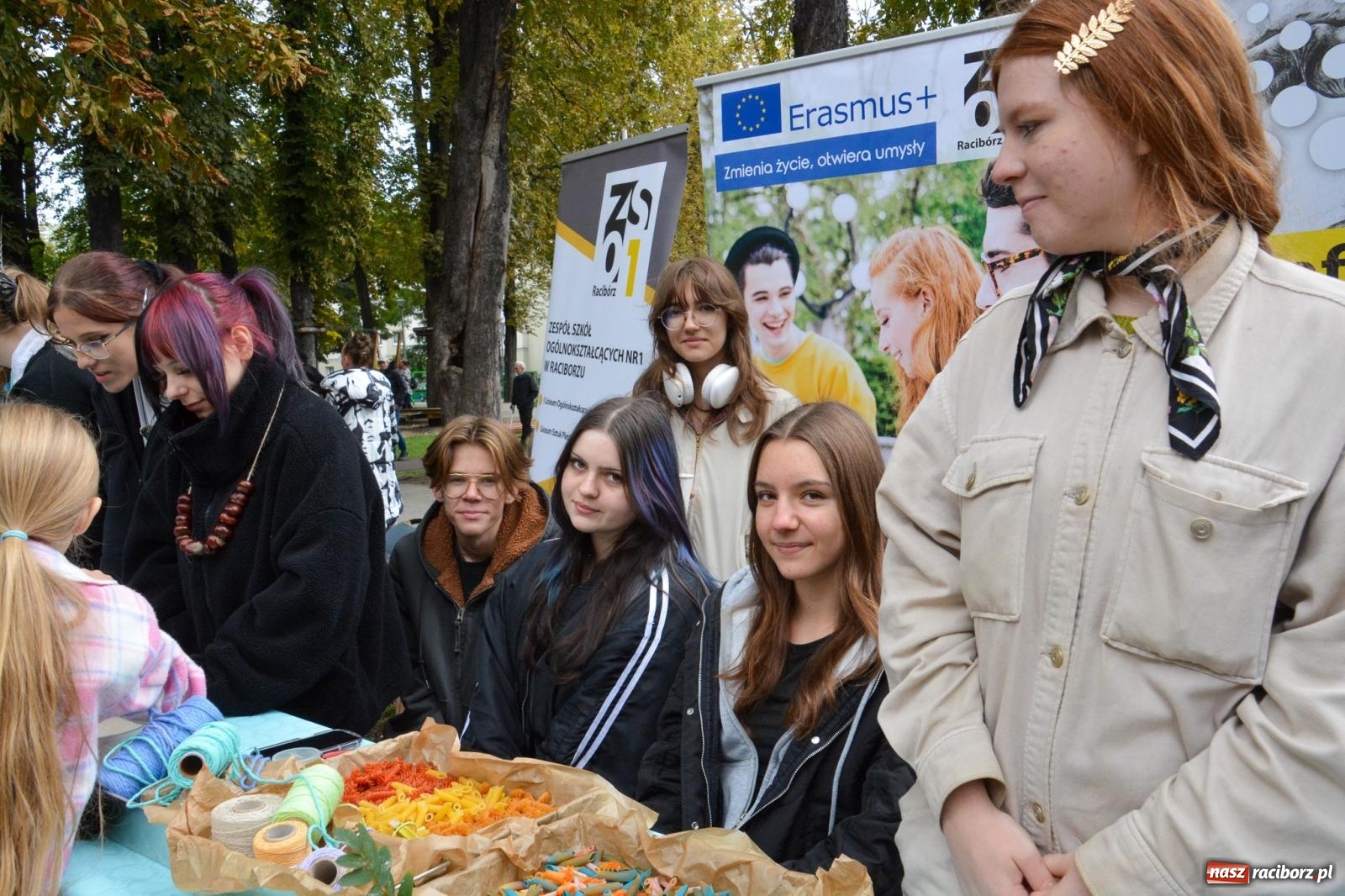 Zdjęcie w galerii na portalu naszraciborz.pl: W parku Jordanowskim trwa raciborskie święto dyni wiadomości z regionu