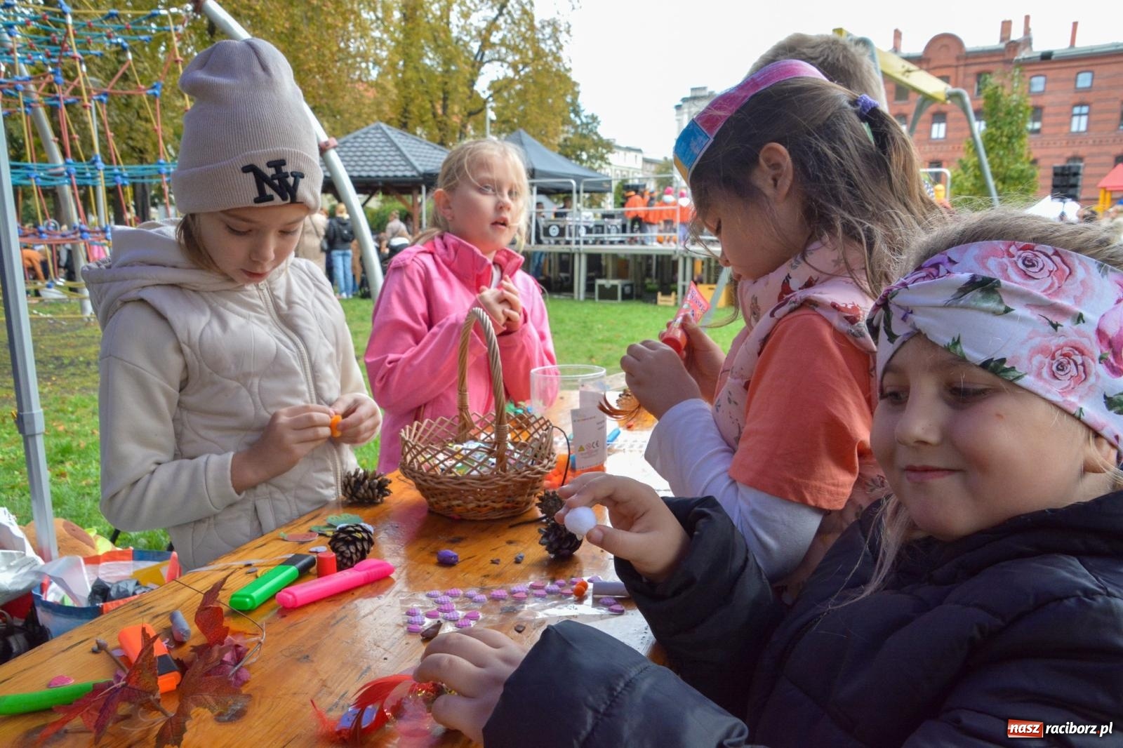 Zdjęcie w galerii na portalu naszraciborz.pl: W parku Jordanowskim trwa raciborskie święto dyni wiadomości z regionu