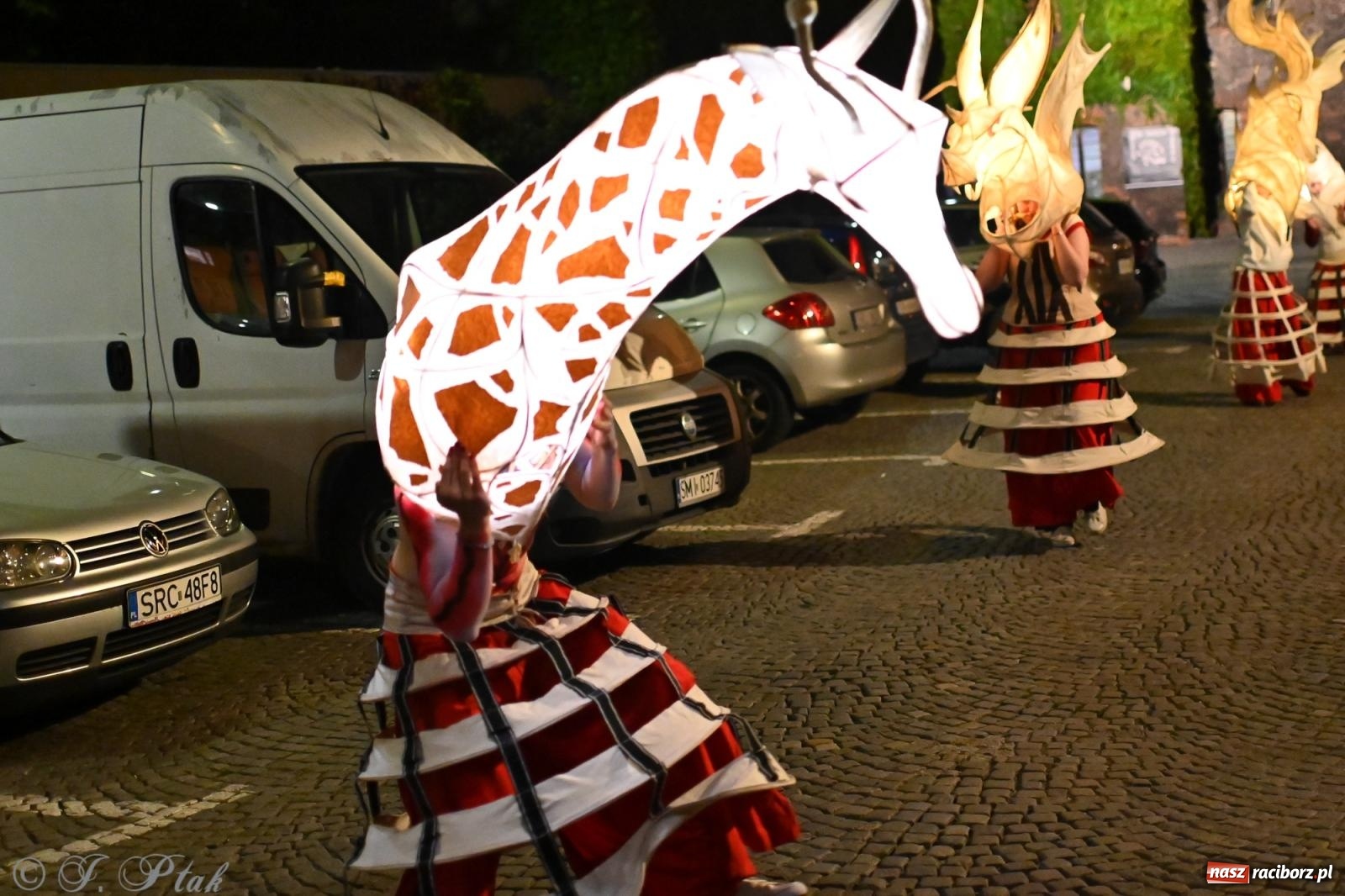 Zdjęcie w galerii na portalu naszraciborz.pl: Parada lampionów rozświetliła Racibórz [FOTO i WIDEO] wiadomości z regionu